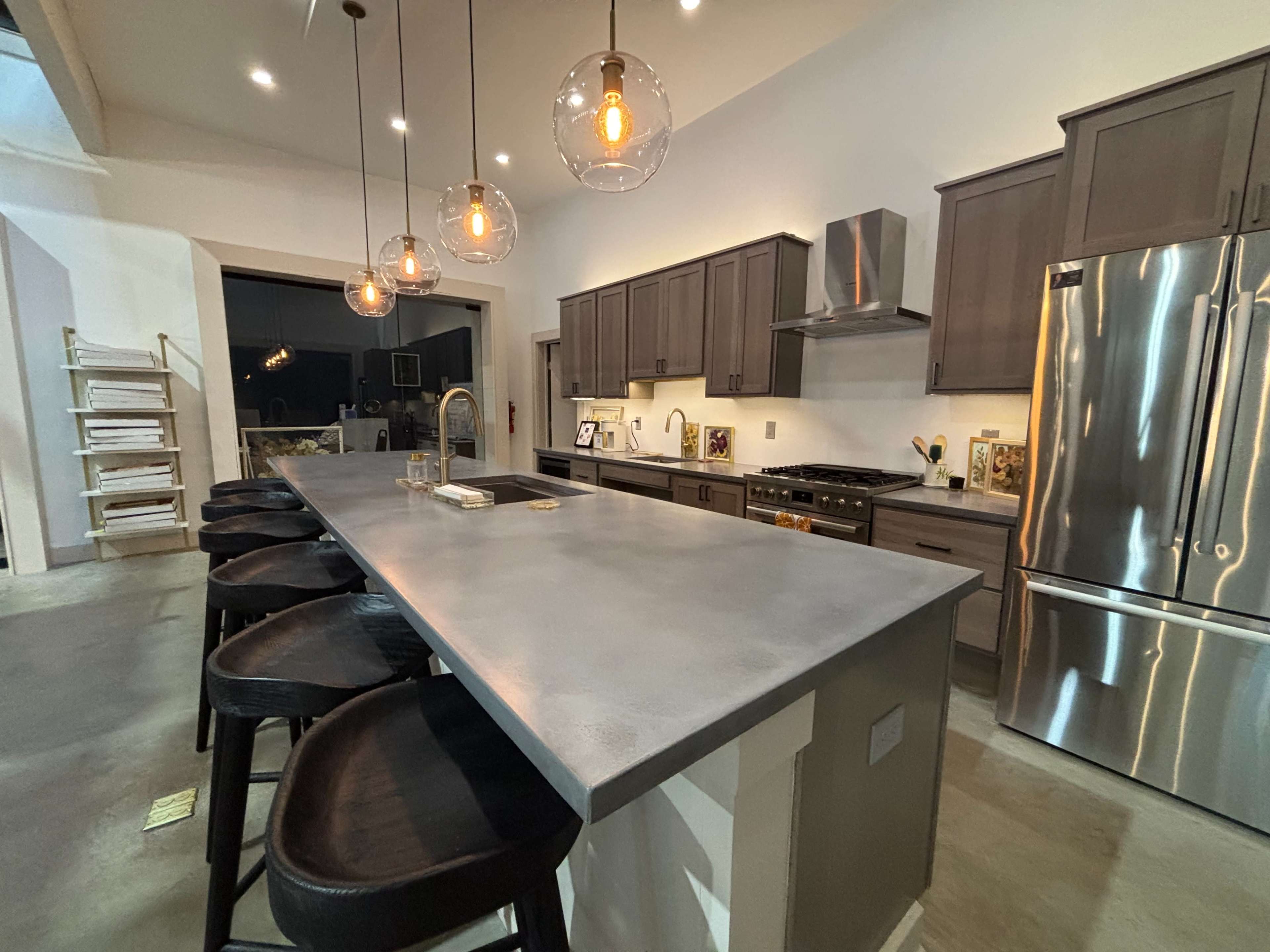 Spacious Modern Kitchen with Guest Seating Image in West Ward, Easton, PA