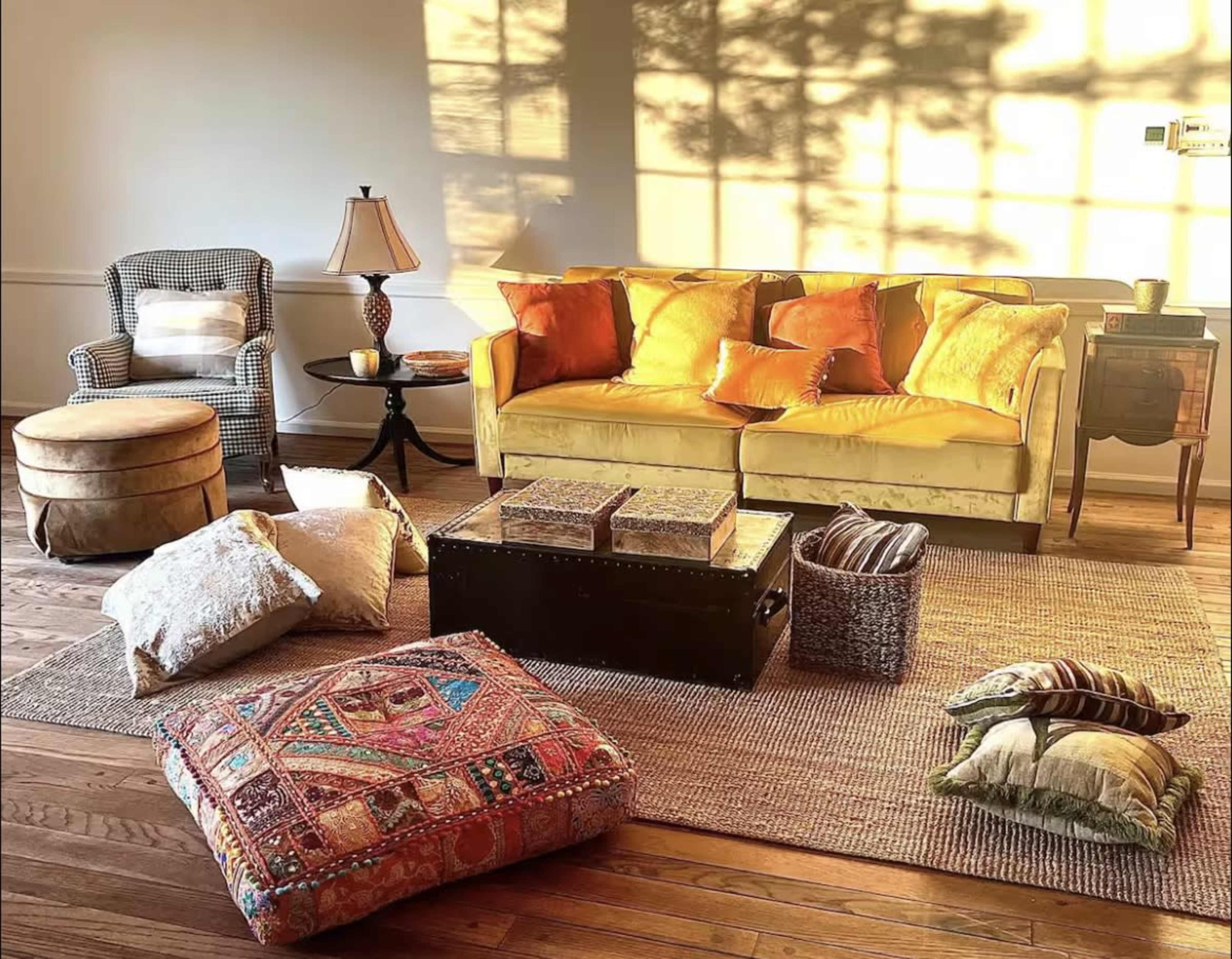 The Villa Farm: Rustic & Modern 23-Acre Secluded Retreat for Stays, Gatherings, Meetings, Photo & Video Shoots Image in Hillsborough Township, Hillsborough, NJ