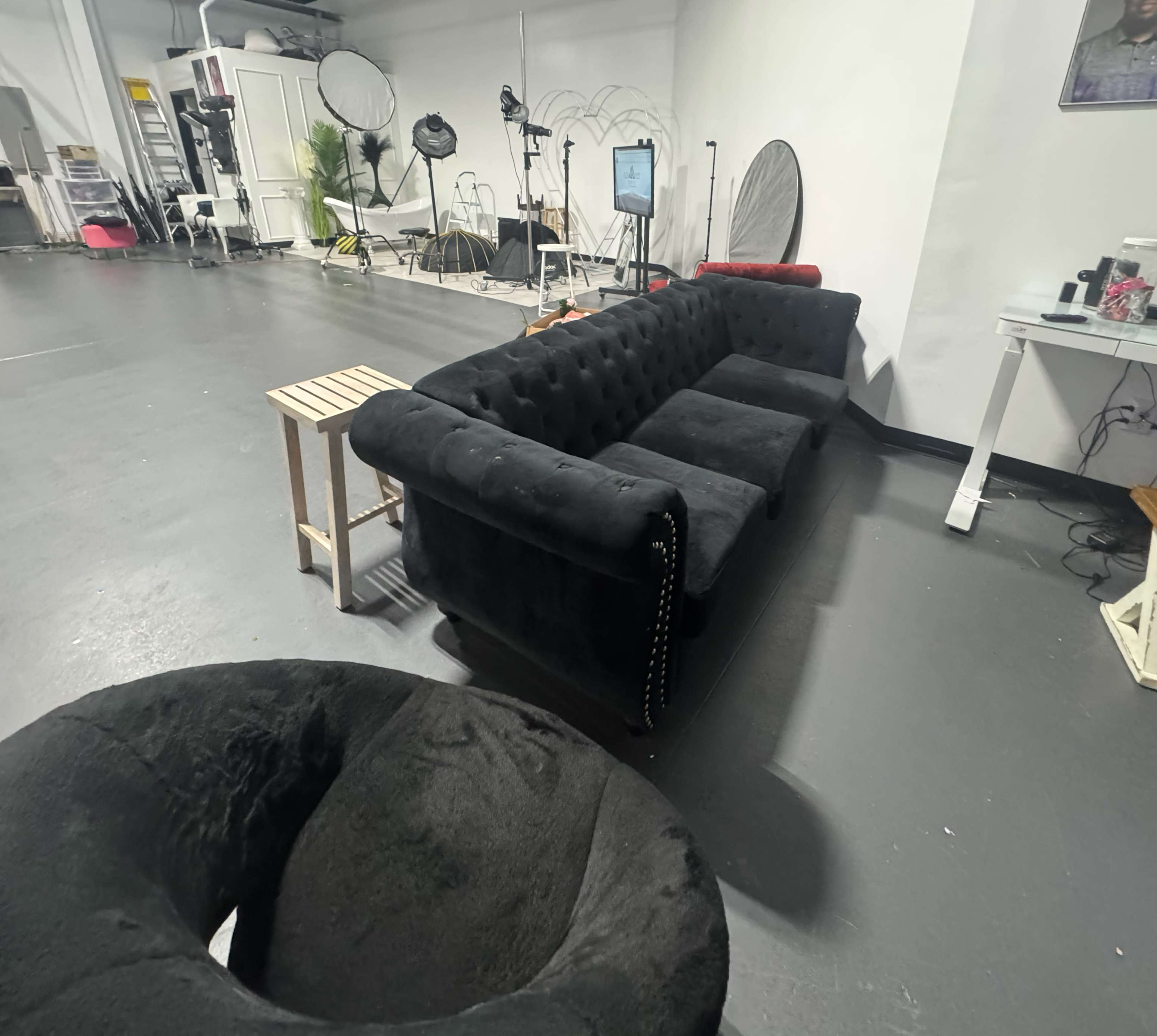 Spacious Open-Concept Photography Studio Near OKC Image in Southwest Oklahoma City, Yukon, OK