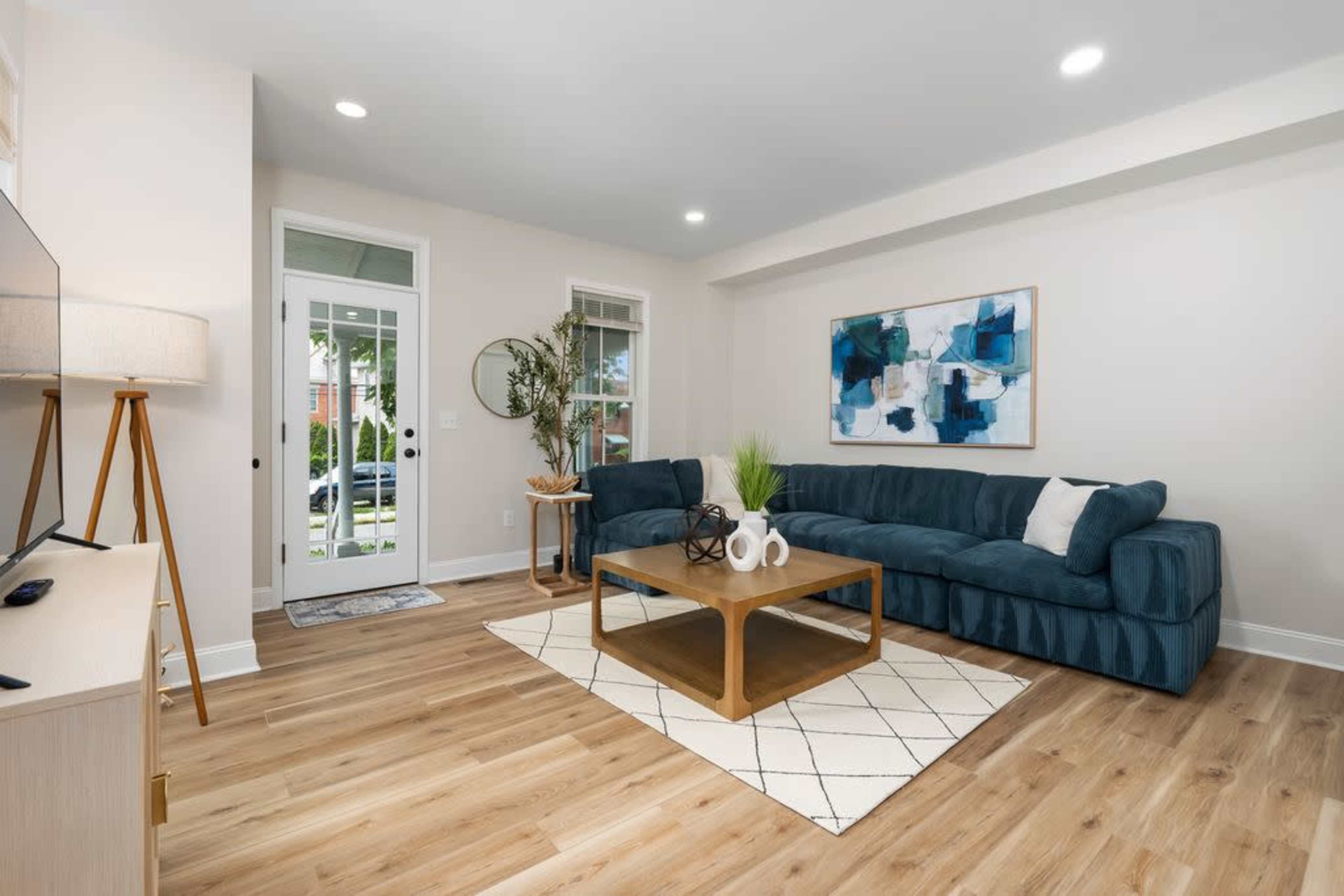 Downtown Large Home with Backyard Image in Victorian Village, columbus, OH