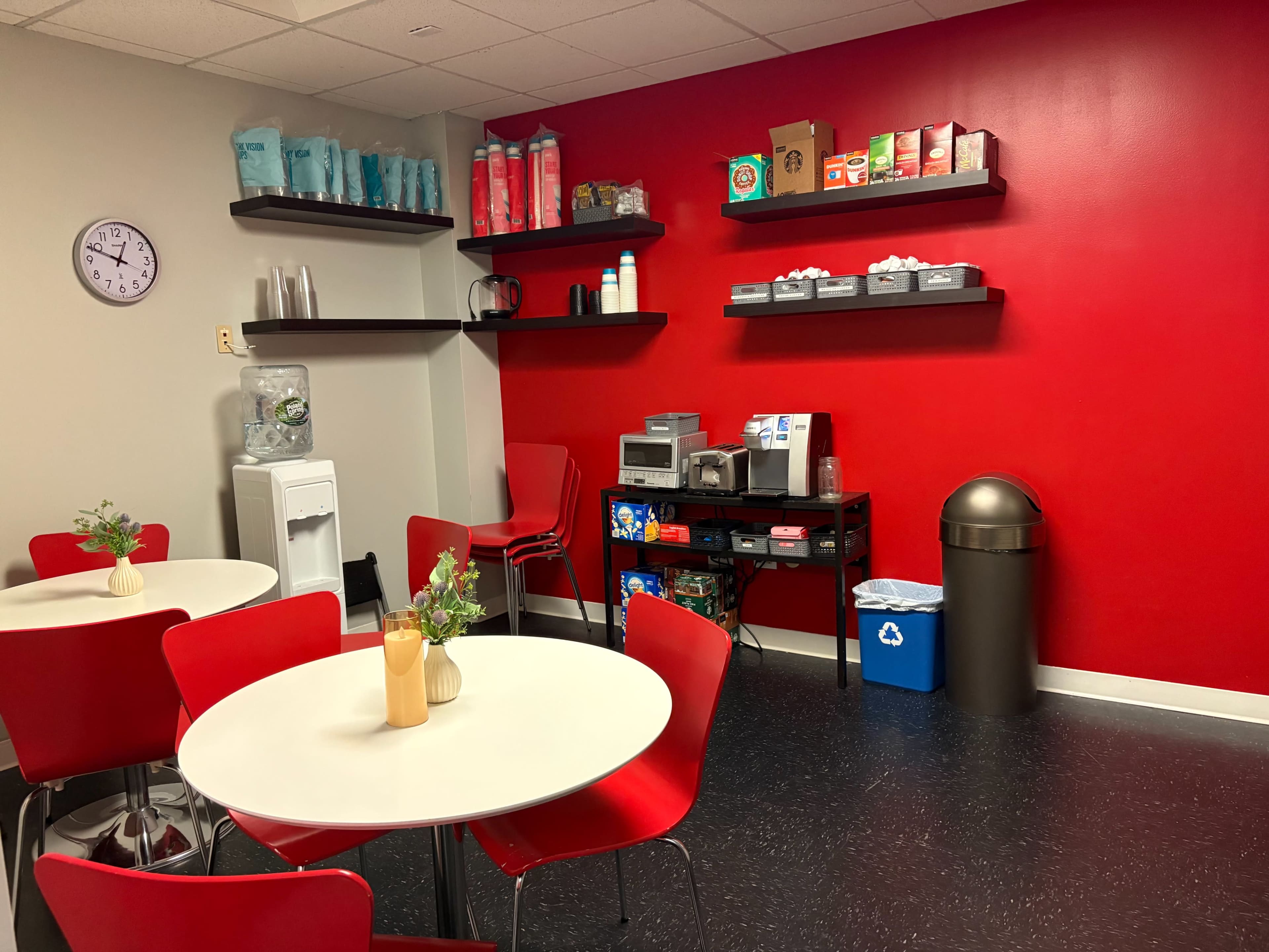 Flexible private offices and professional meeting rooms in a vibrant suburban setting Image in Cedar Knolls, Cedar Knolls, NJ