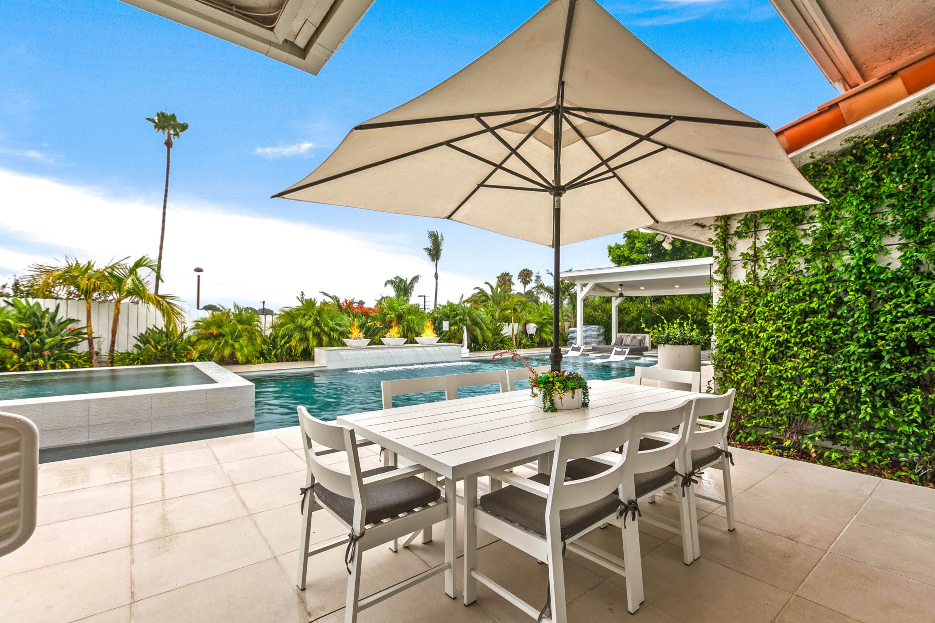 Luxury Villa • Resort Pool  •  $1 Million Outdoor Park • Mt. Helix Image in Casa de Oro-Mount Helix, La Mesa, CA