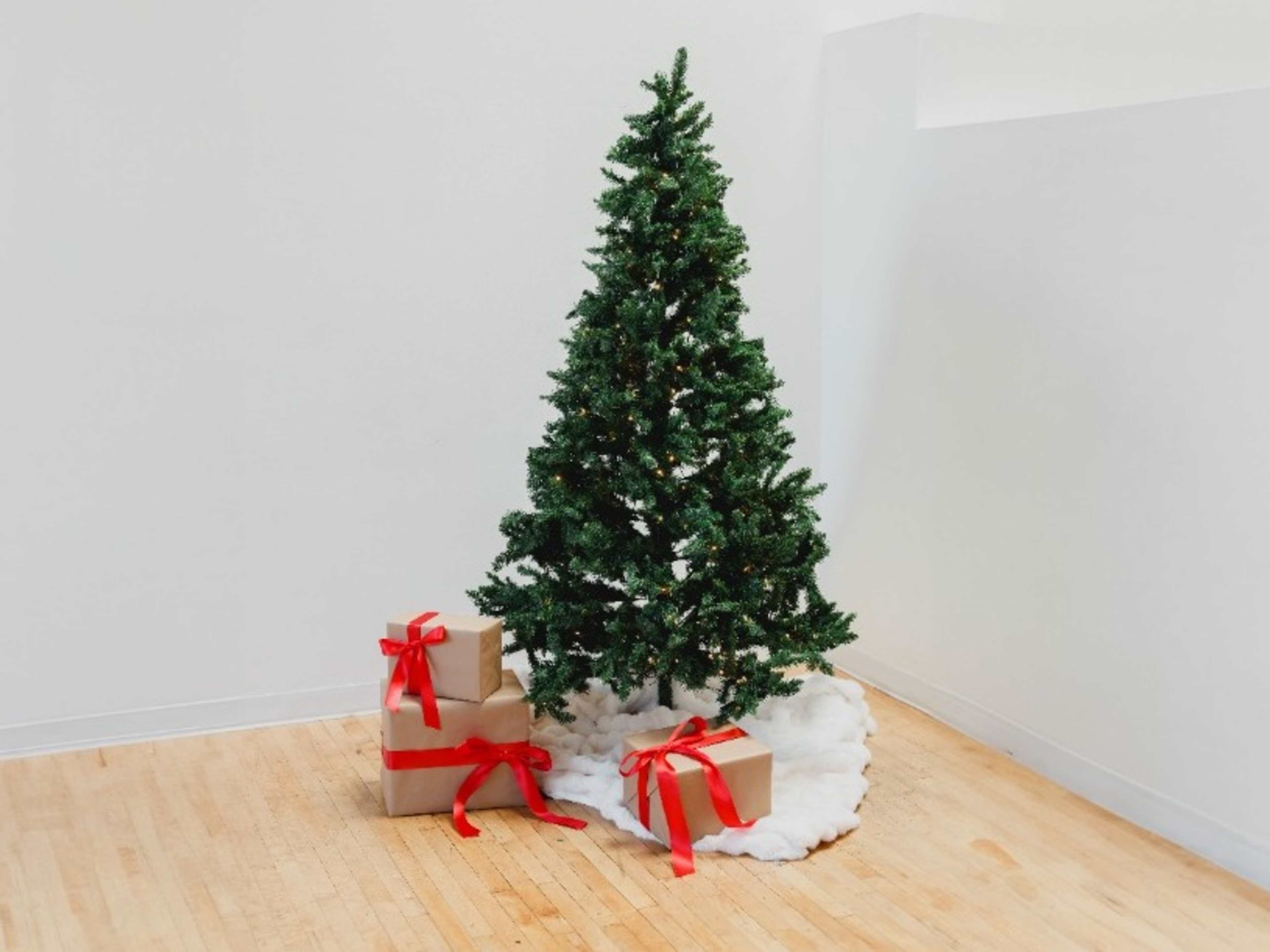 Christmas Tree + Gifts Set