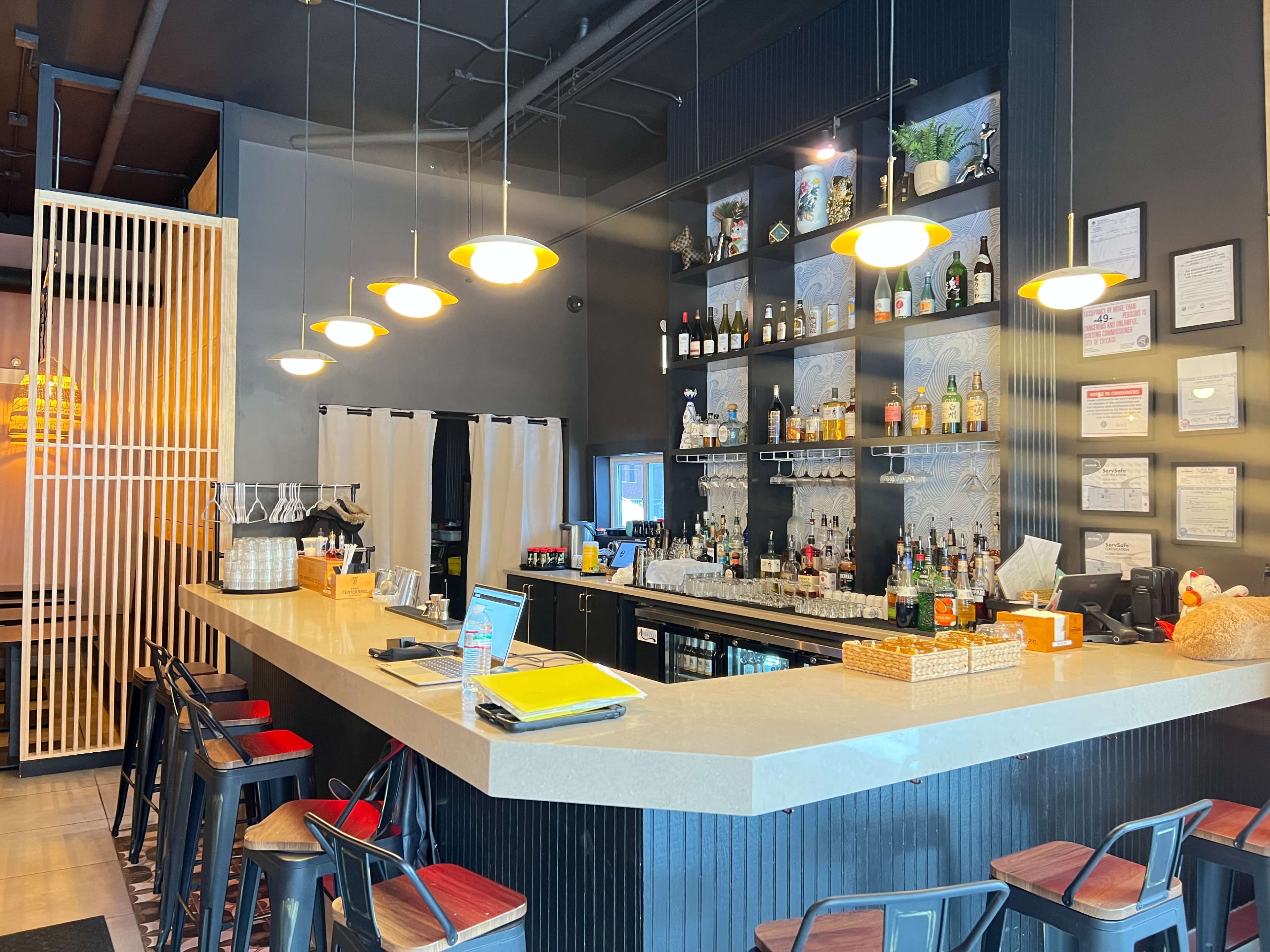 Trendy Bucktown restaurant space with full bar next to Western blueline Image in Logan Square, Chicago, IL