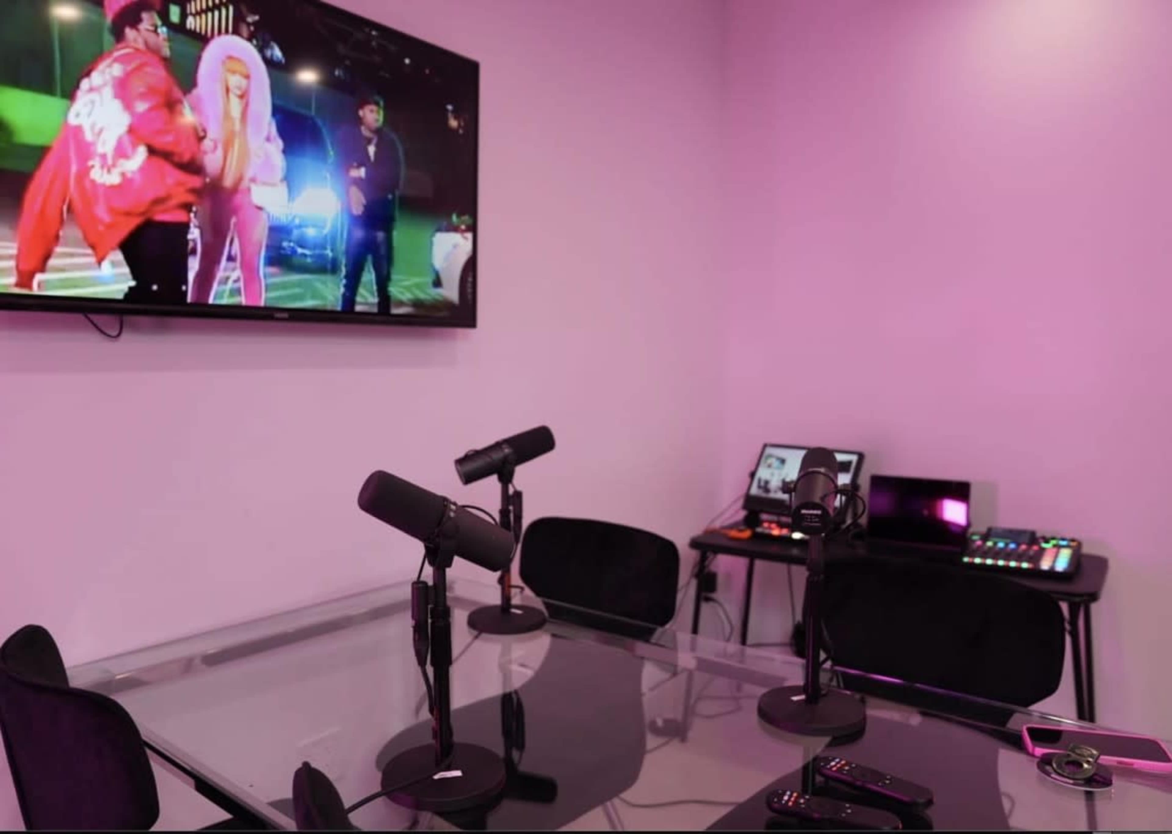 Fort Lee's Premiere Podcast Studio Image in Fort Lee, Fort Lee, NY
