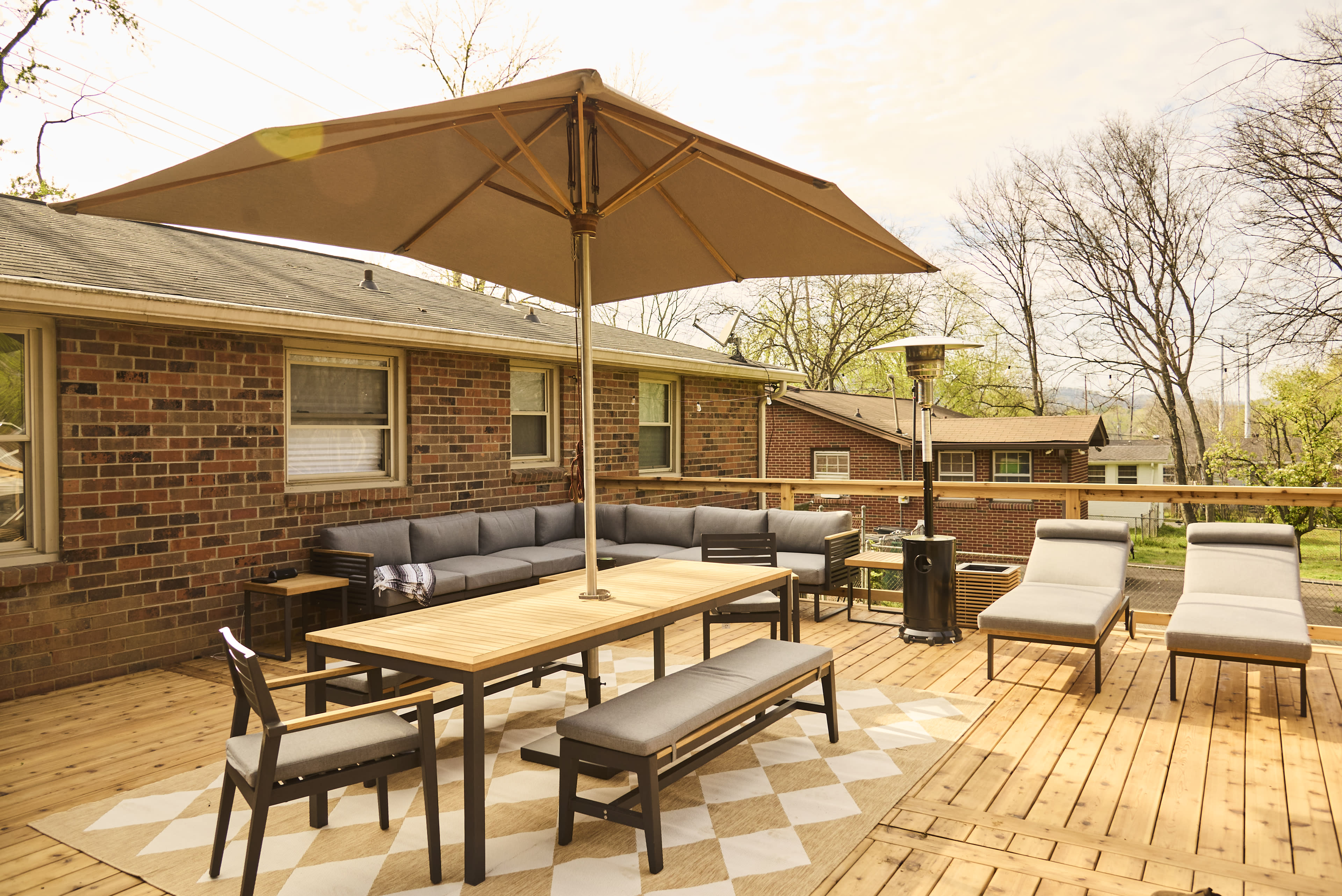 800 sq ft Outdoor Kitchen and Backyard Image in Haynes Manor, Nashville, TN