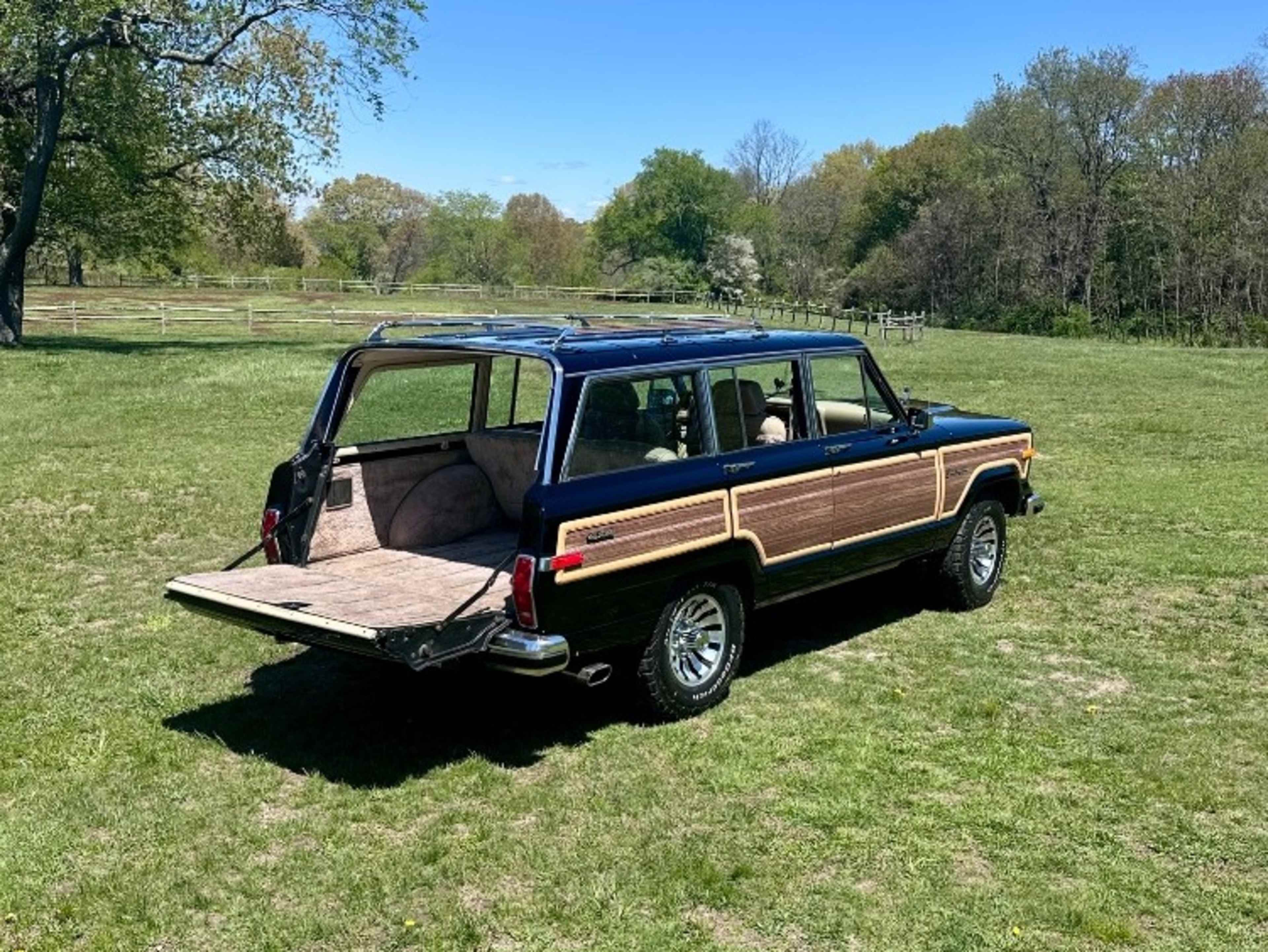 1990 Jeep Grand Wagoneer