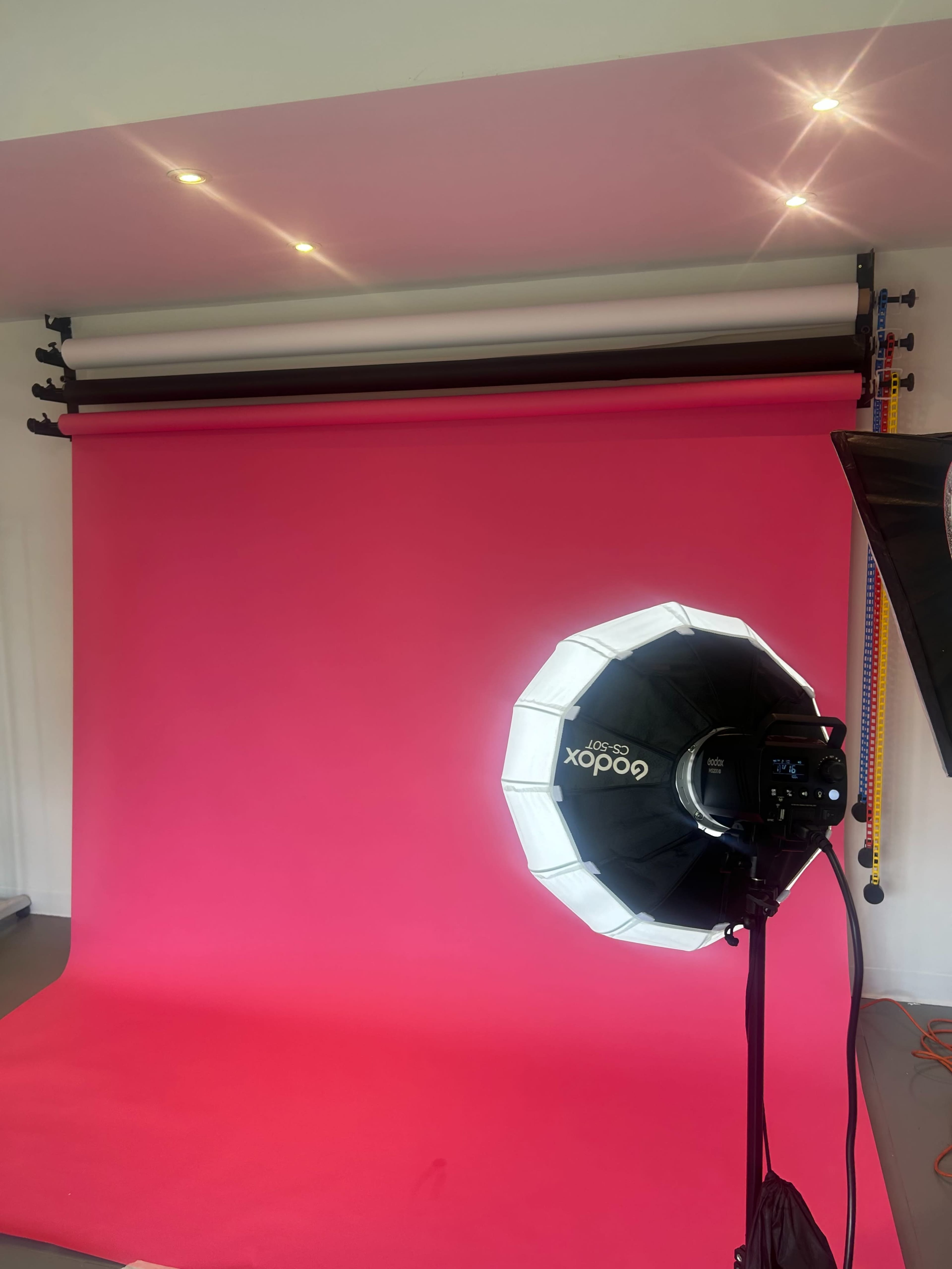 Bright & Versatile Studio Space in Mississauga (Erin Mills)  Perfect for Photo & Video Shoot Image in Erin Mills, Mississauga, ON