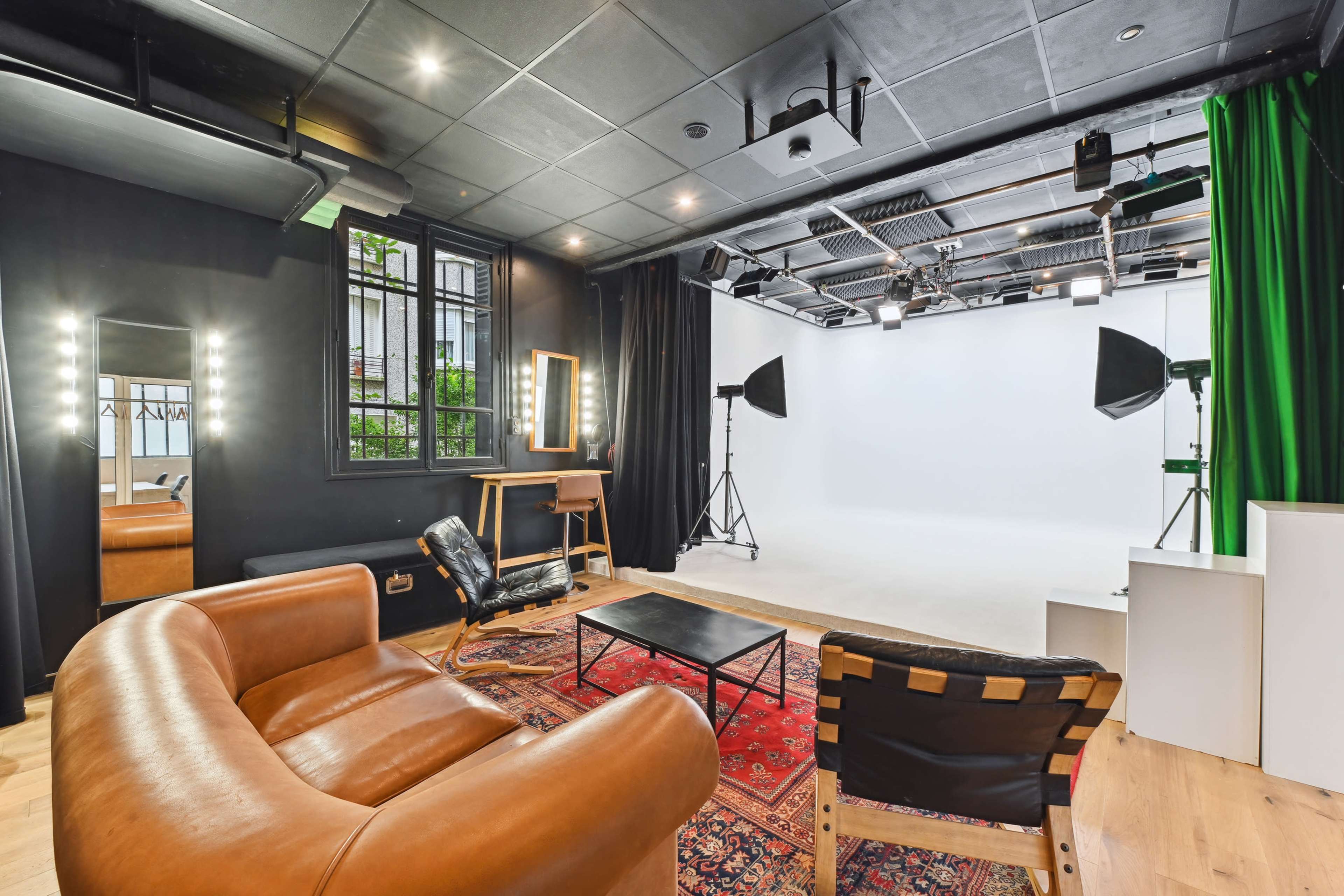 Plateau de tournage / studio photo professionnel - Paris 20 Image dans Ménilmontant, Paris, 