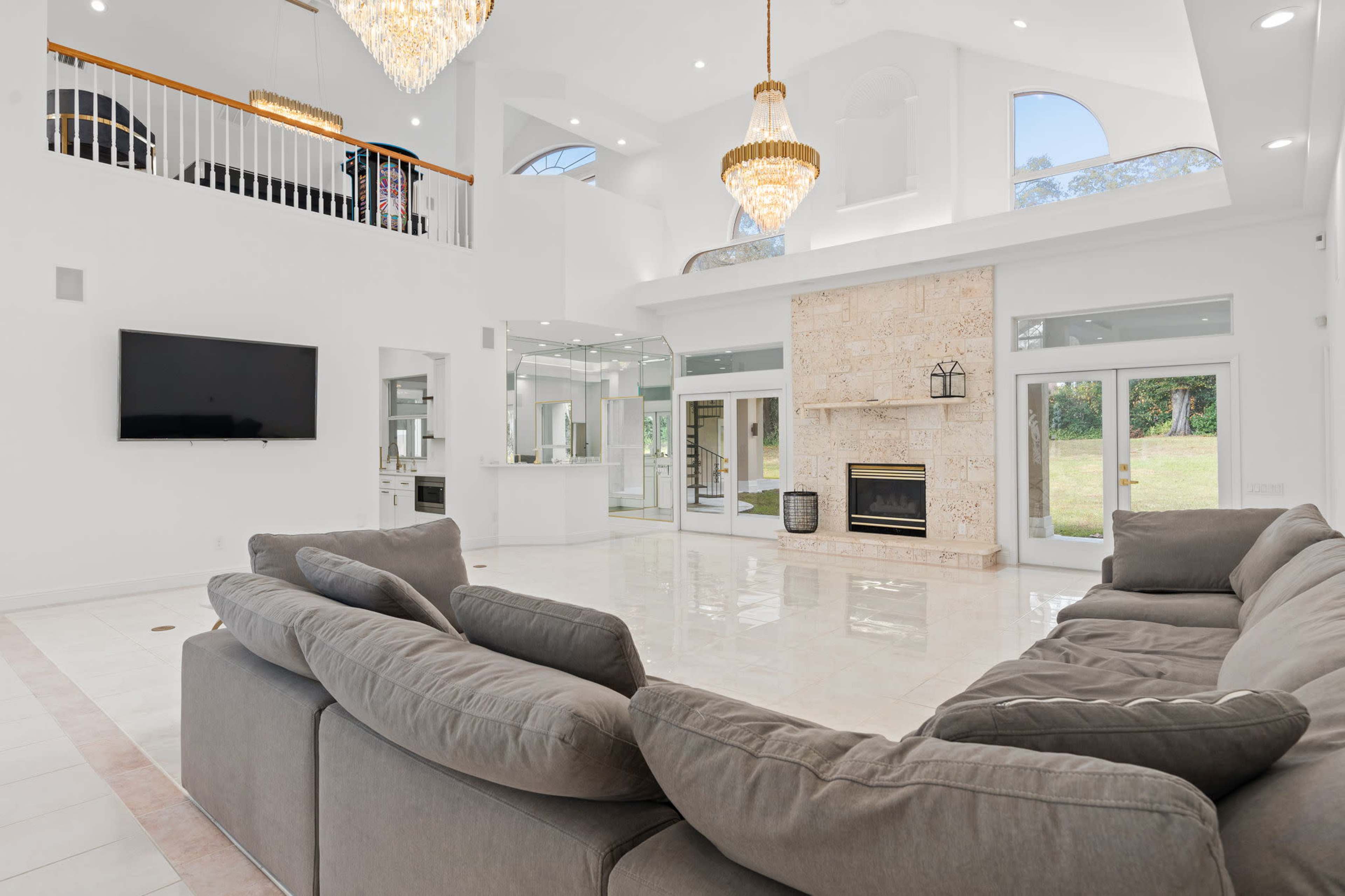 Modern Upscale Retreat: Photogenic Estate with Helipad, 3+ Acres on Little Wekiva River, Wildlife, and Gated Privacy Image in , Altamonte Springs, FL