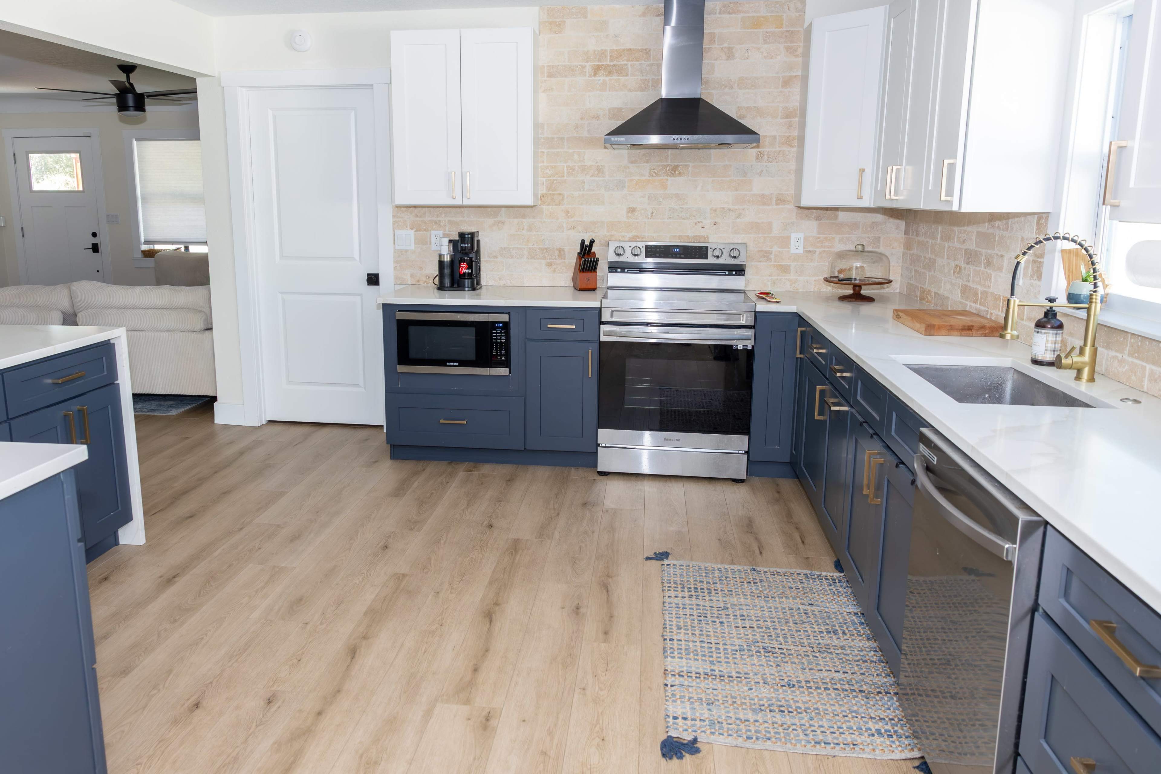 Suburban Modern Kitchen and Dining Image in , Largo, FL