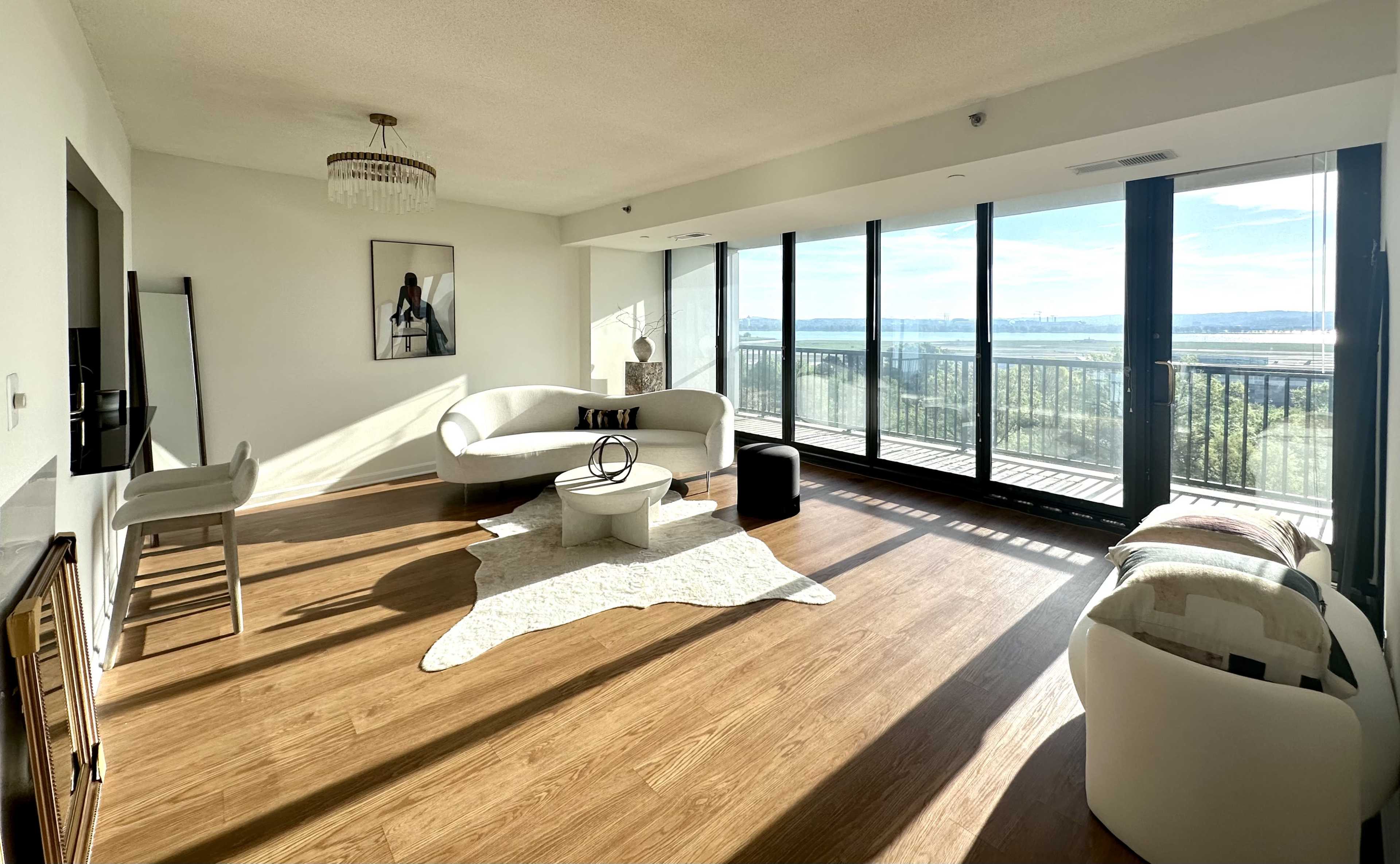 The Best View of Washington DC! Luxurious Penthouse Apartment with Stunning Skyline Views of the National Monument, Capital Building, and National Harbor Image in Crystal City, arlington, VA