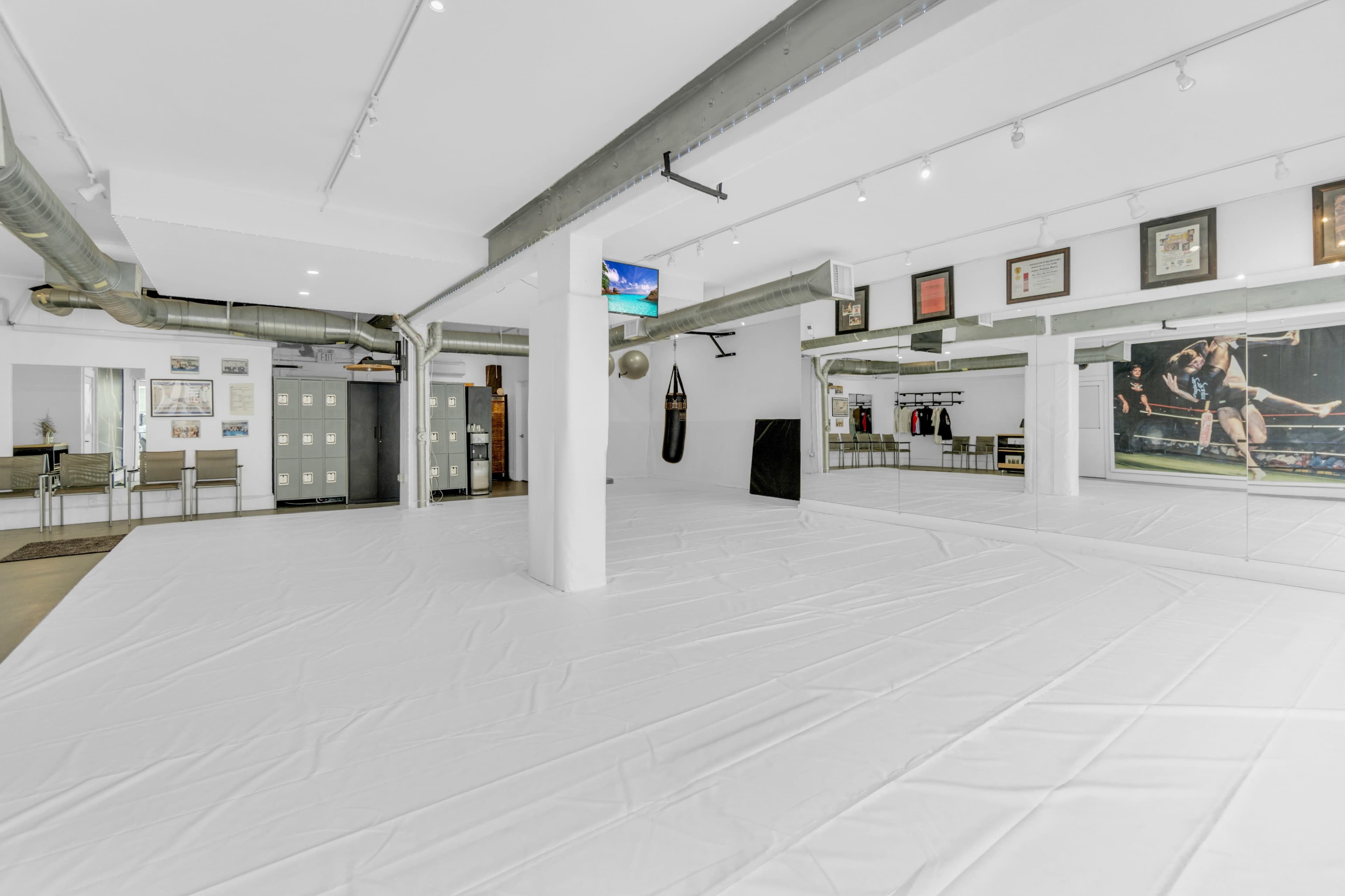 South Beach Multi-Use Studio with Natural Light & Large Storefront Windows Image in Flamingo / Lummus, Miami Beach, FL