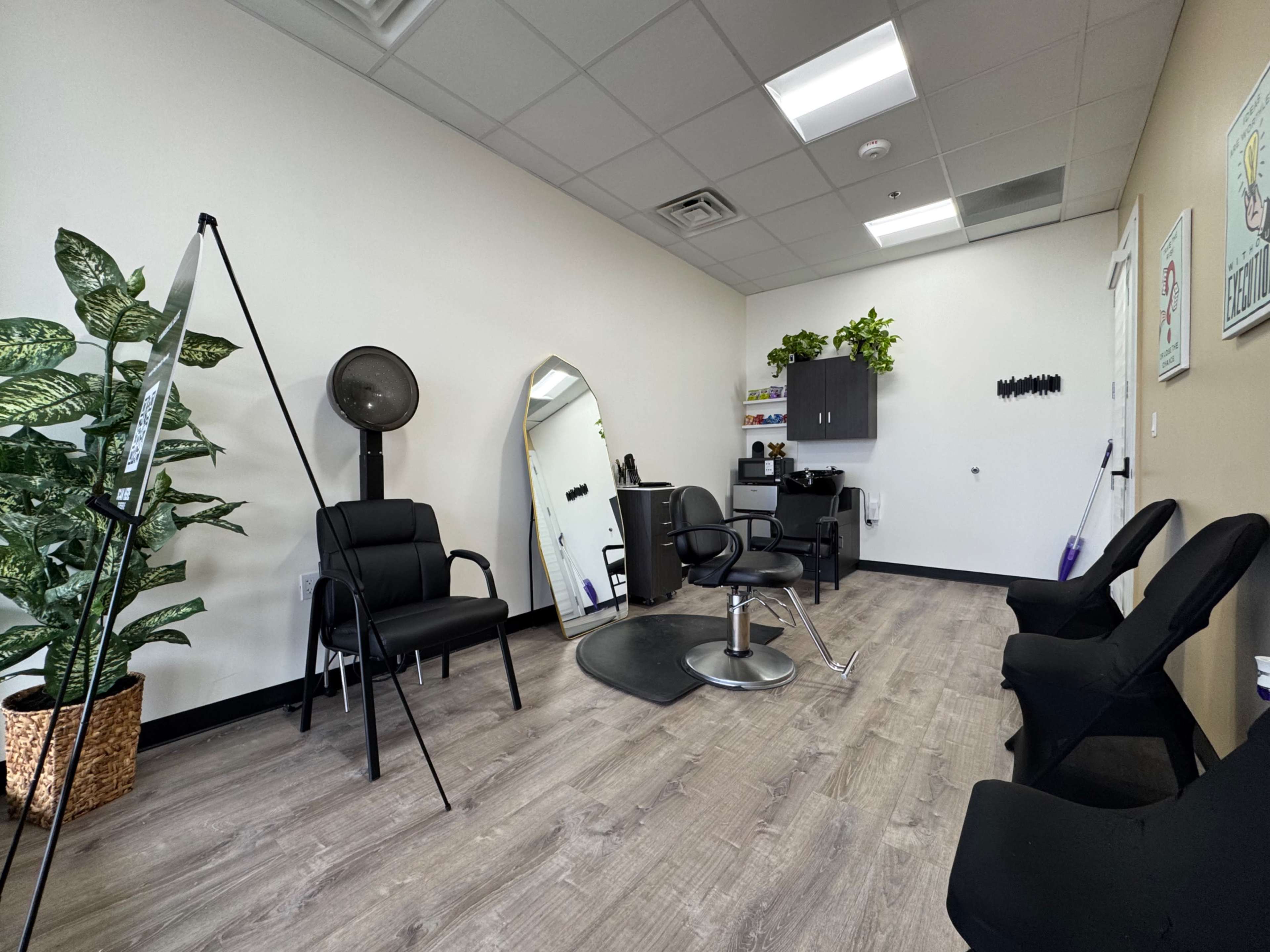 Salon Suite & Versatile Creative Studio  | Meetings, Classes & Content Image in Forestville, Forestville, MD