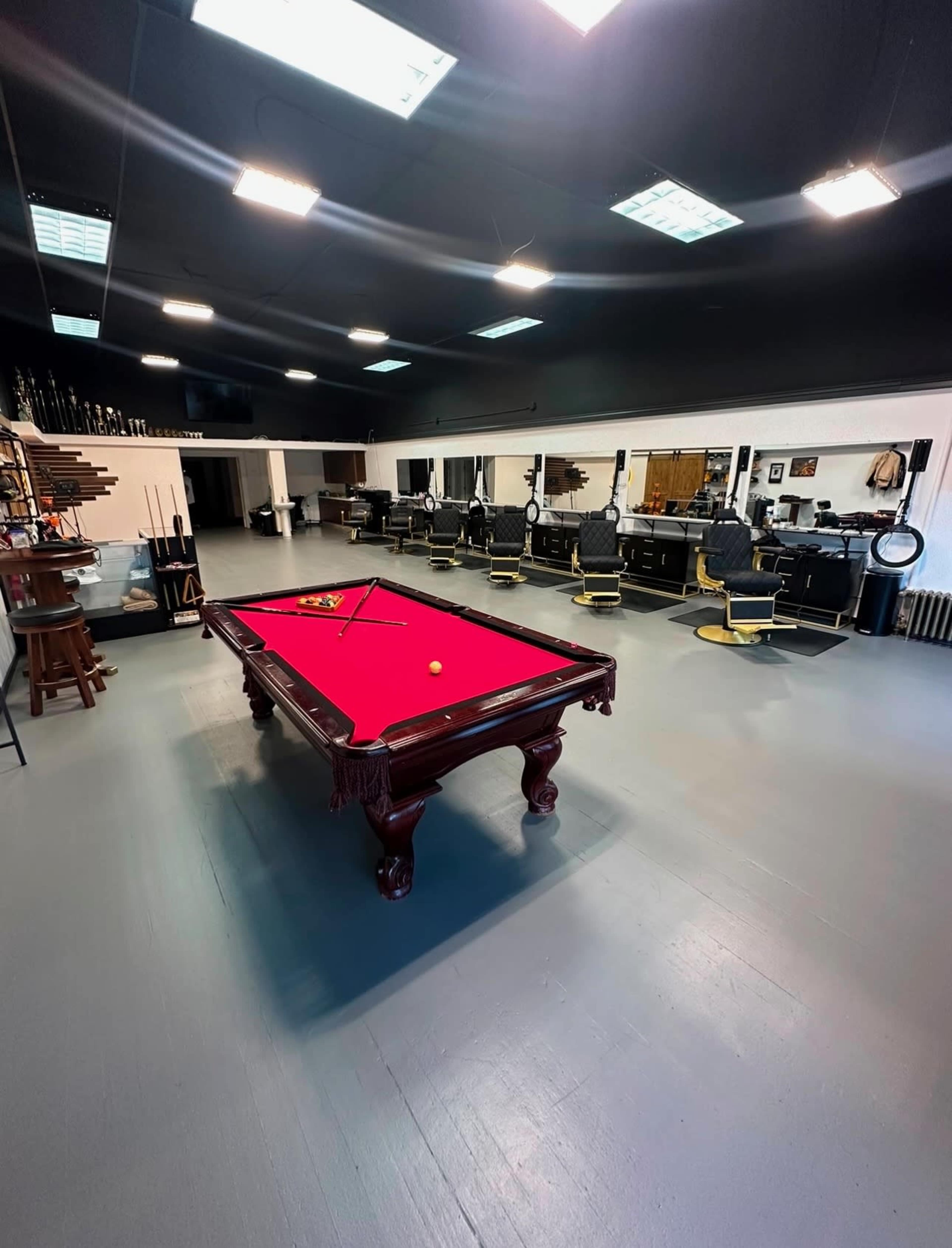 versatile studio space for rent stylish barber & stylist chairs, mirrors, photography set up Image in Riverside, Everett, WA