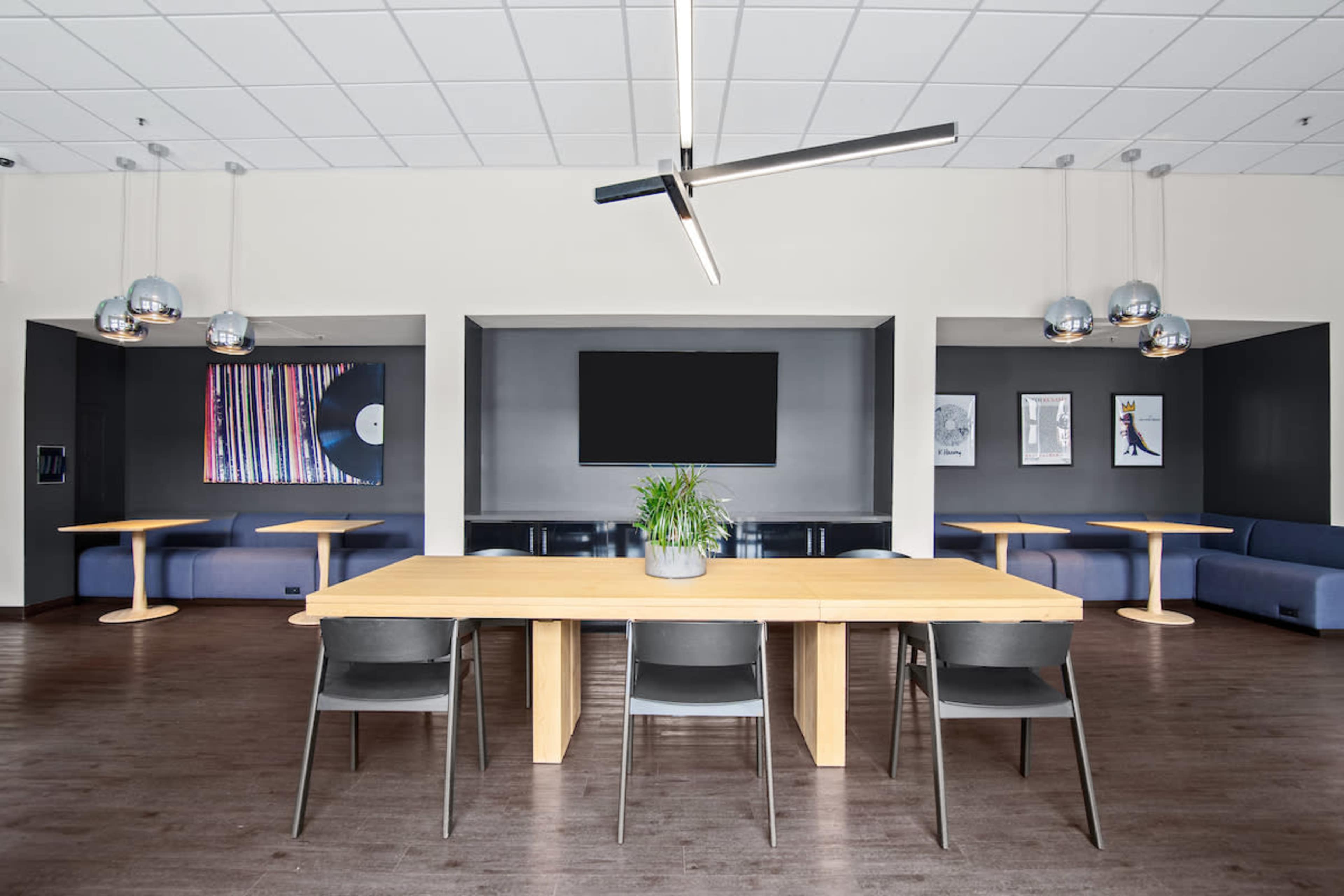 Sophisticated Lounge in Fillmore District Image in Western Addition, San Francisco, CA