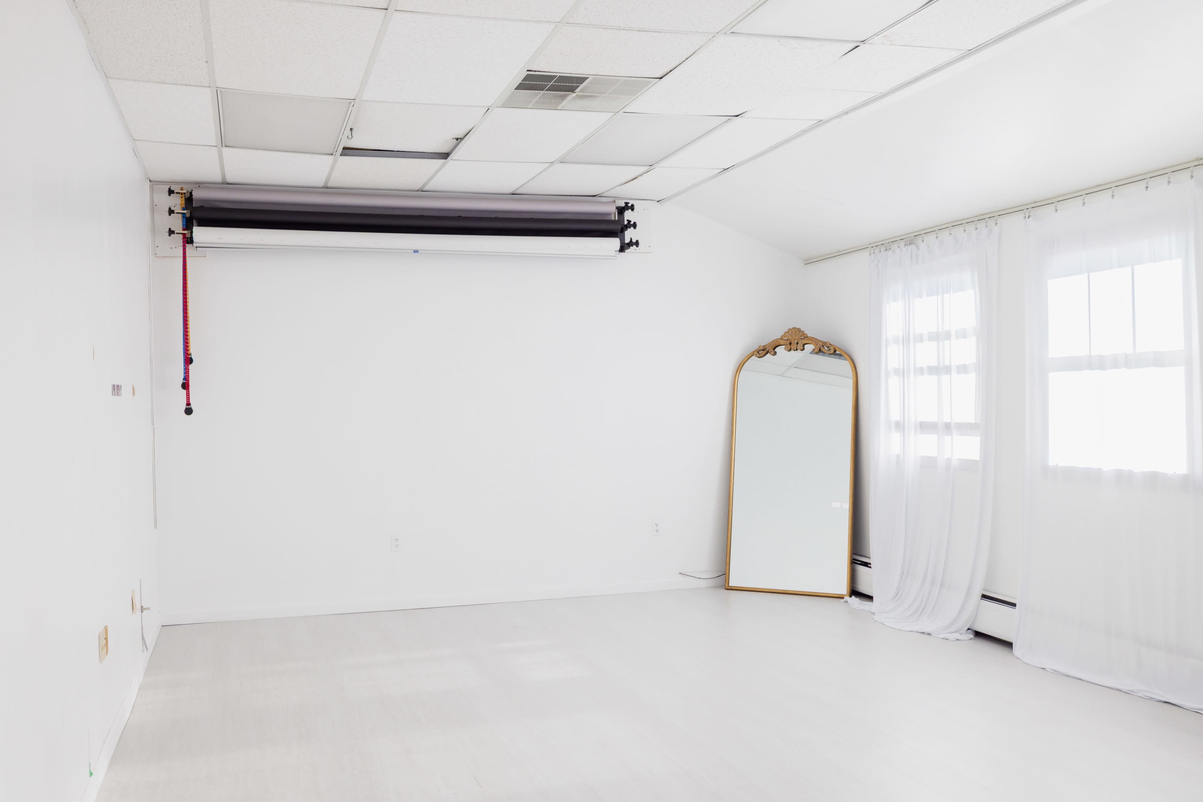 Natural Light Studio Image in Fords, Fords, NJ