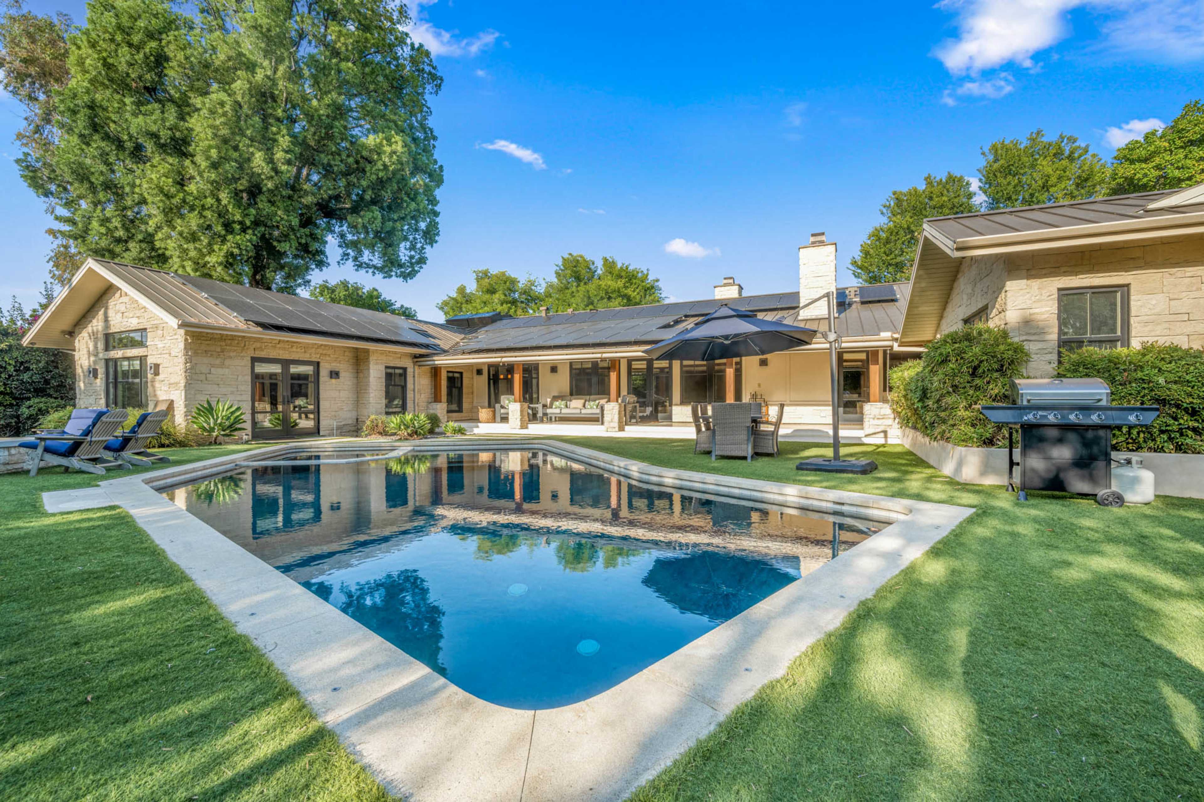 Spacious Gated Estate Perfect for Film and Production Projects Image in Northridge, Northridge, CA