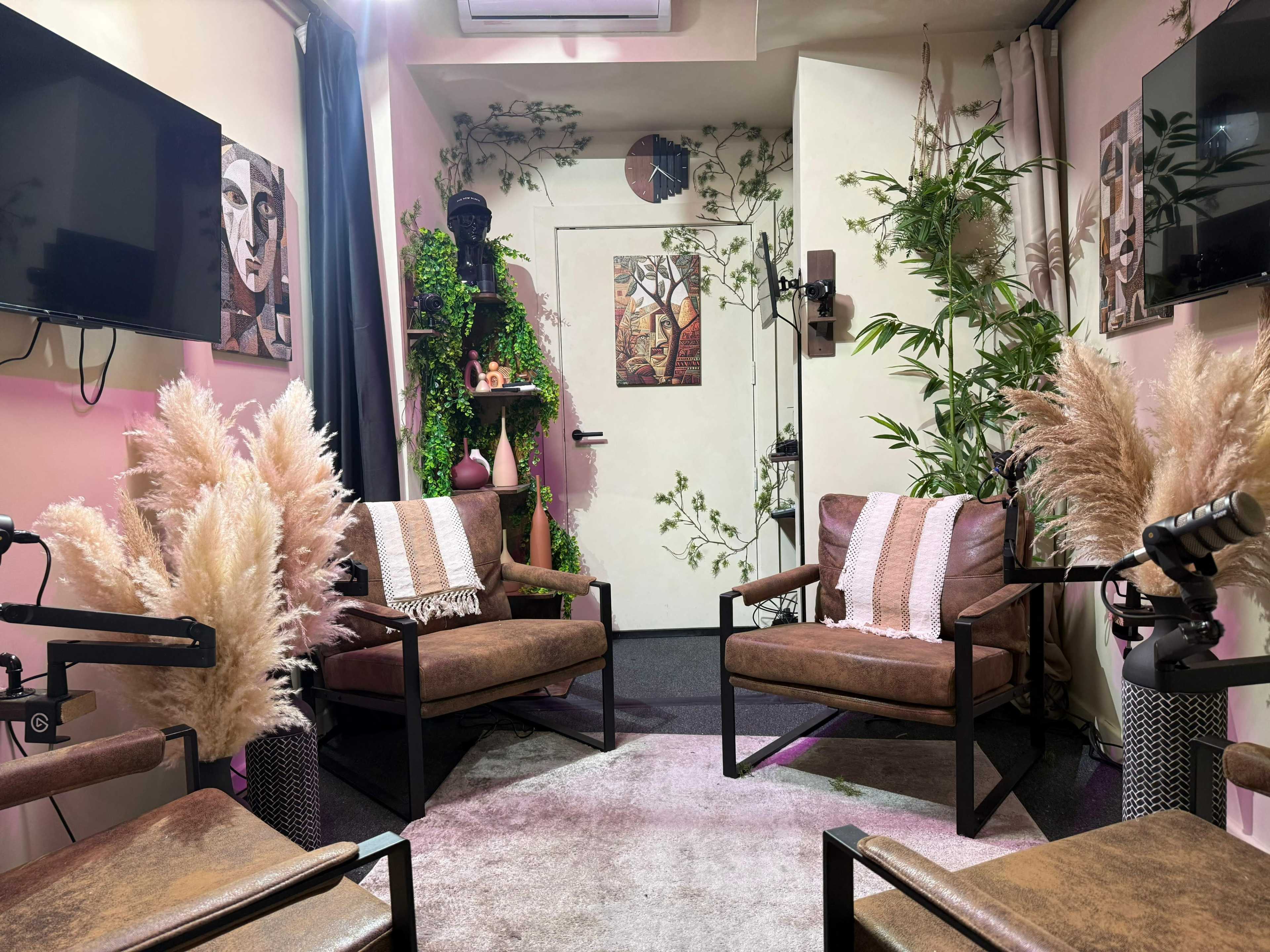 Contemporary Intimate Event Space and Studios Image in London, London, ENG