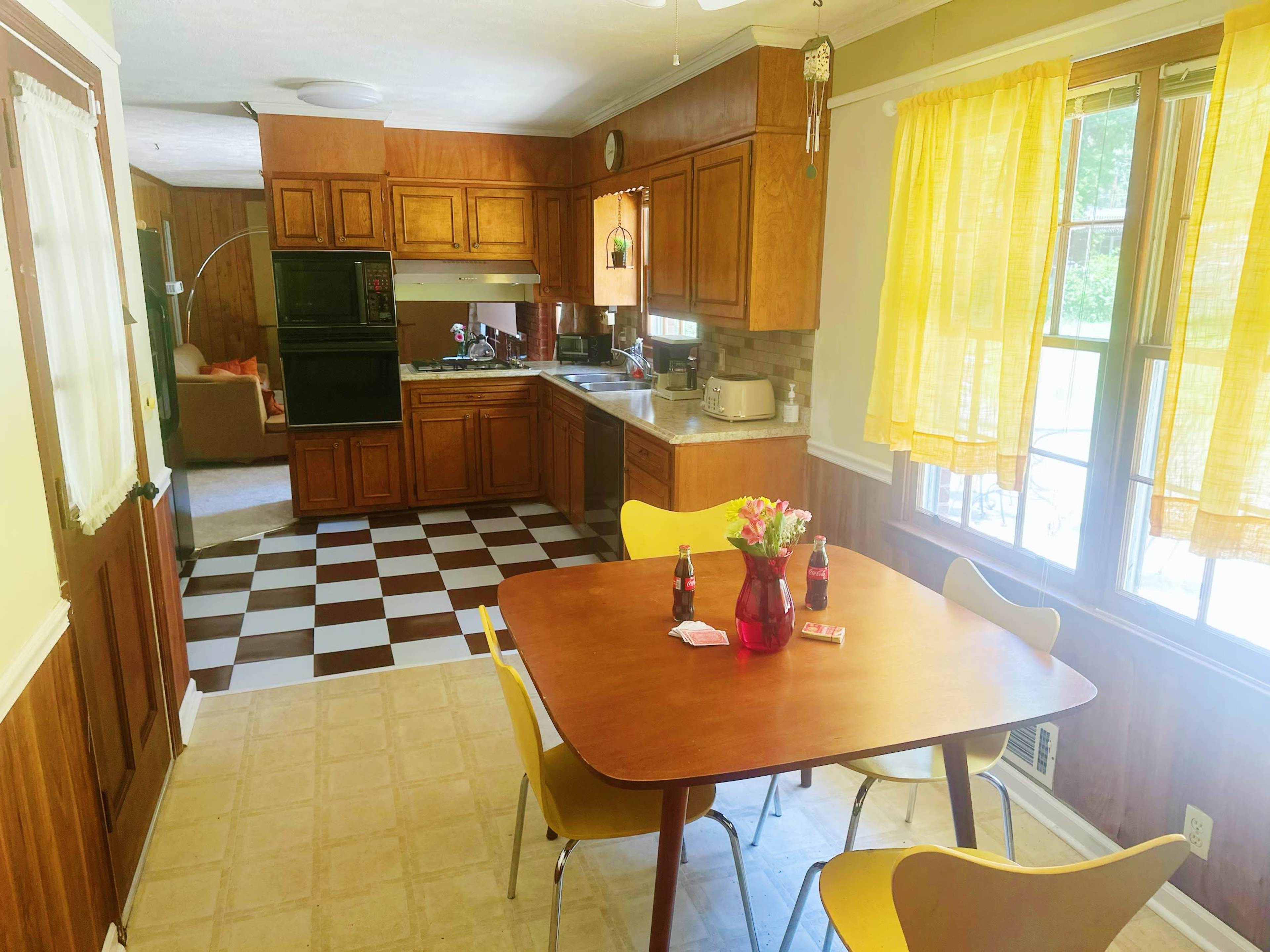 The Sweetheart House | Brand New Retro Set with Midcentury & 70s Design ...