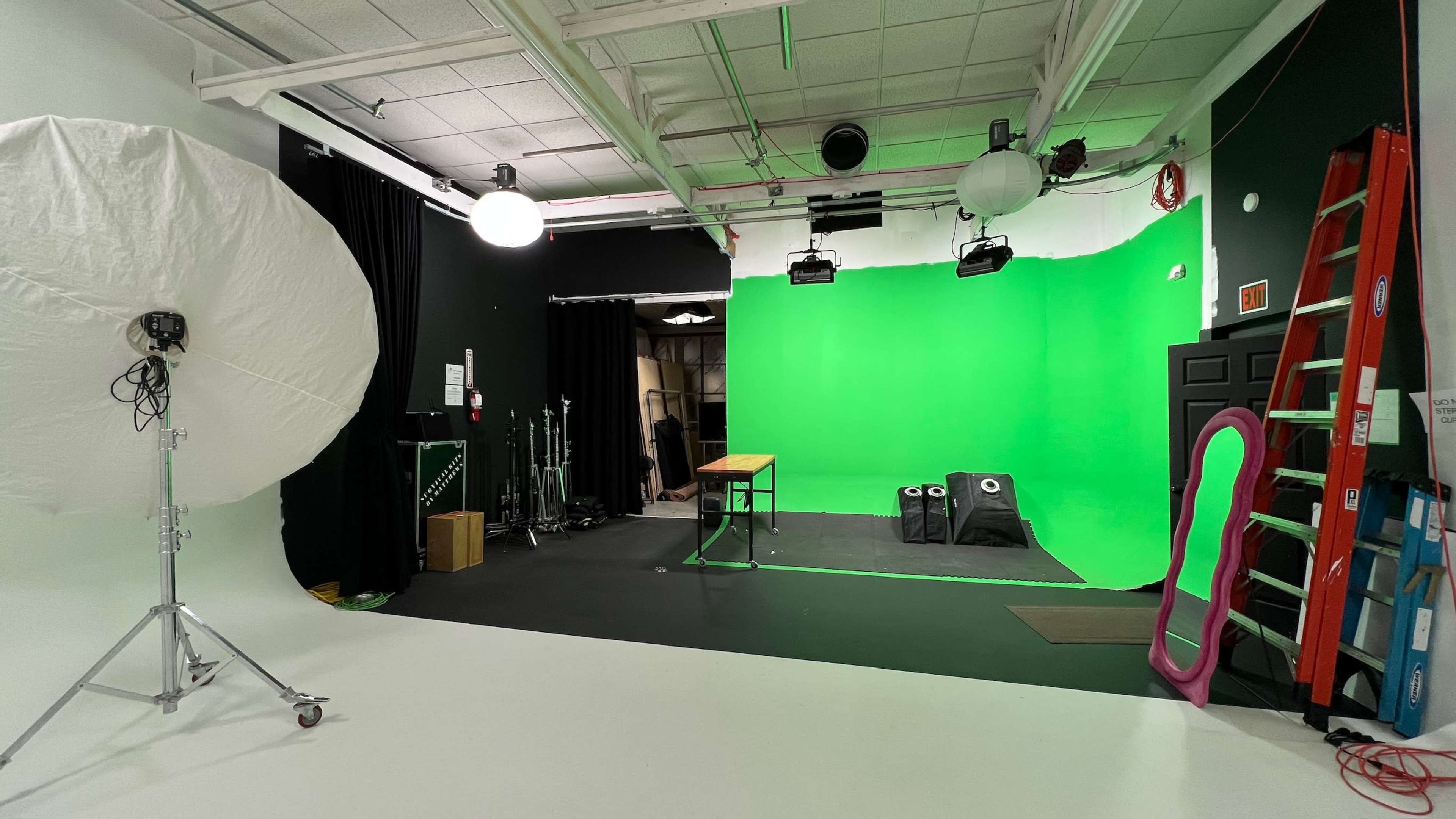 Soundproof Production/Photo/Podcast Studio w/Lighting Image in West Ashley, Charleston, SC