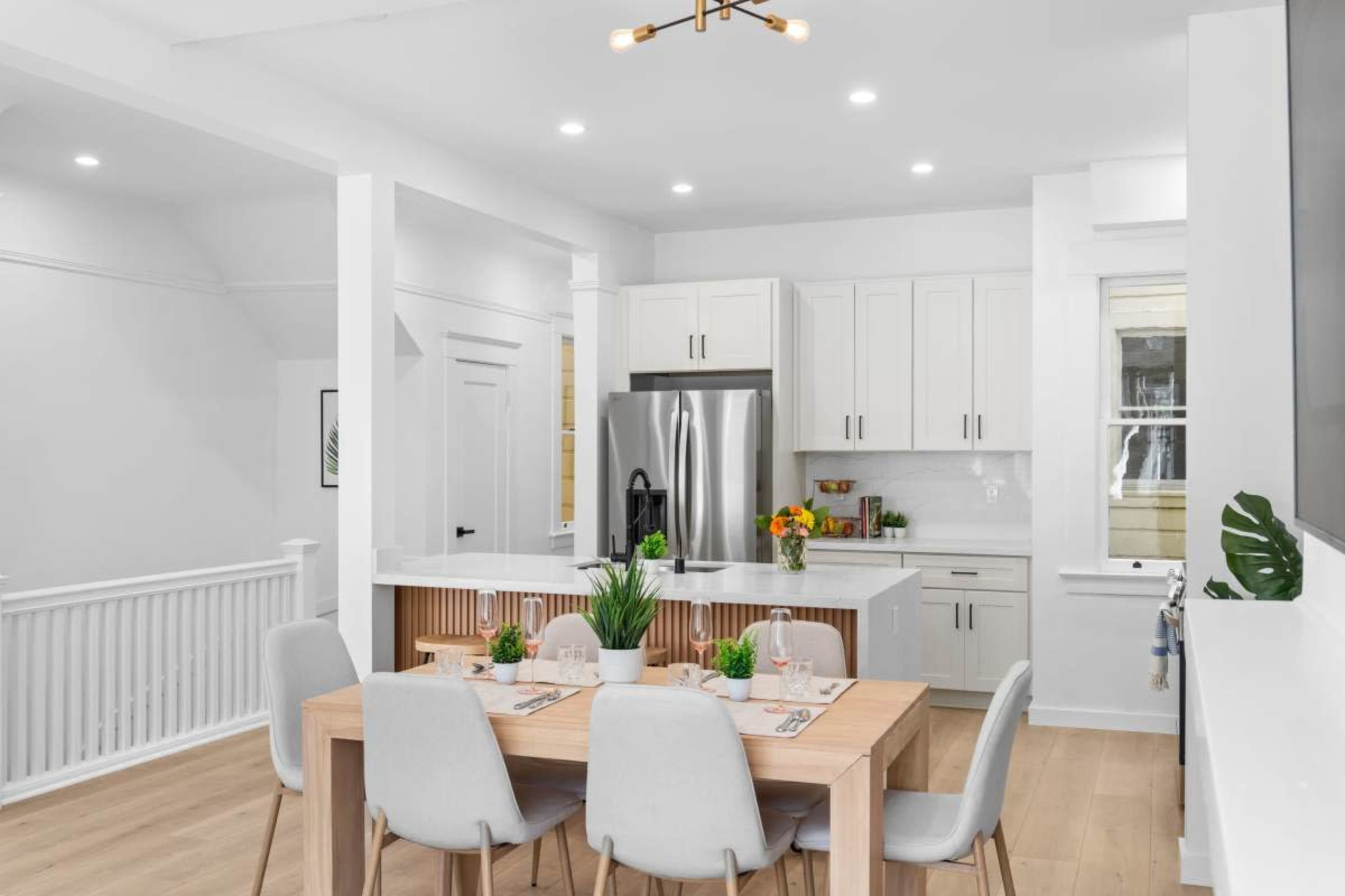 Gorgeous Cow Hollow Home in Phenomenal Location Image in Union Street, San Francisco, CA