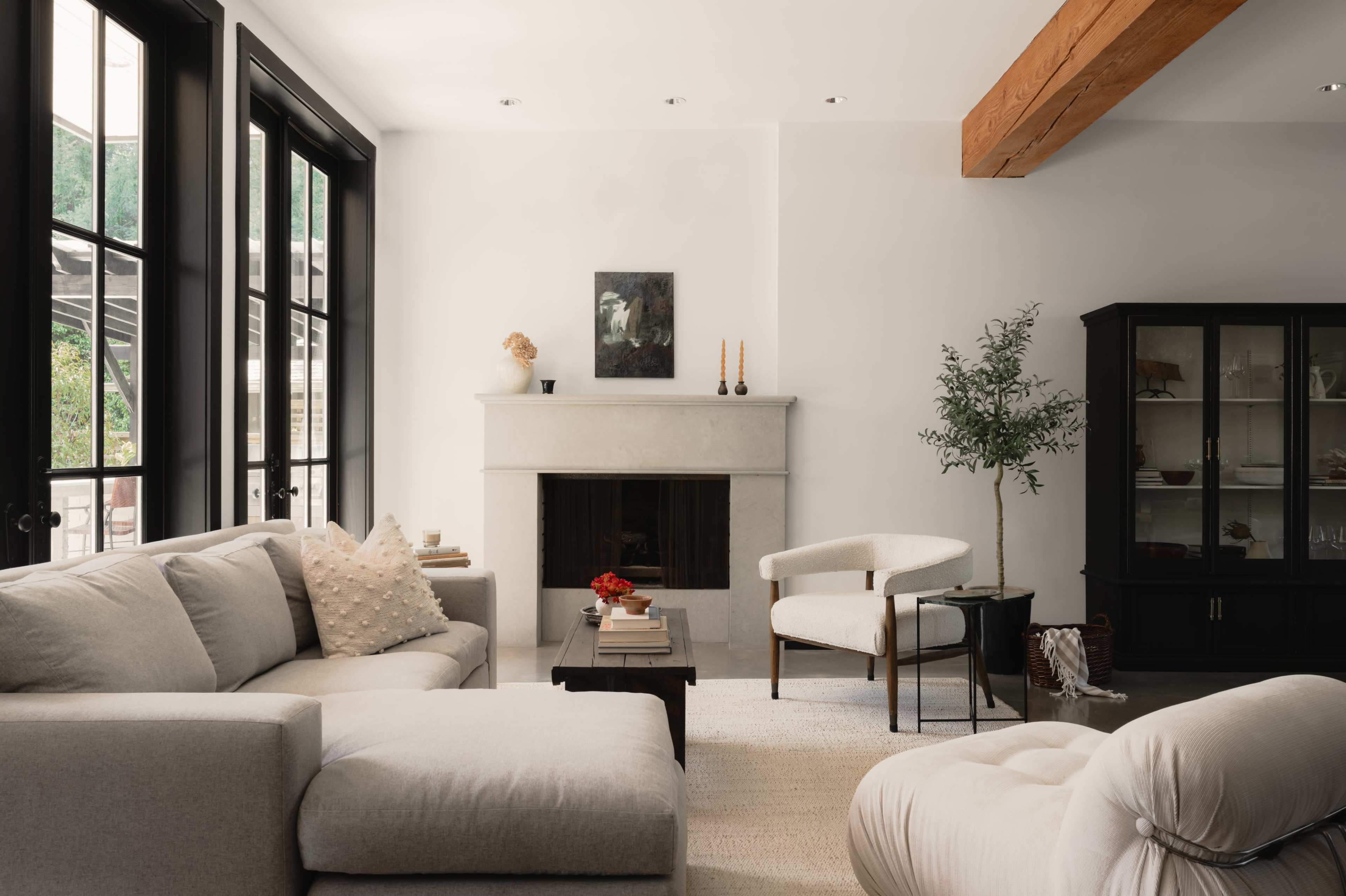 Spanish Villa with a Mountain View Image in North Vancouver, North Vancouver, BC