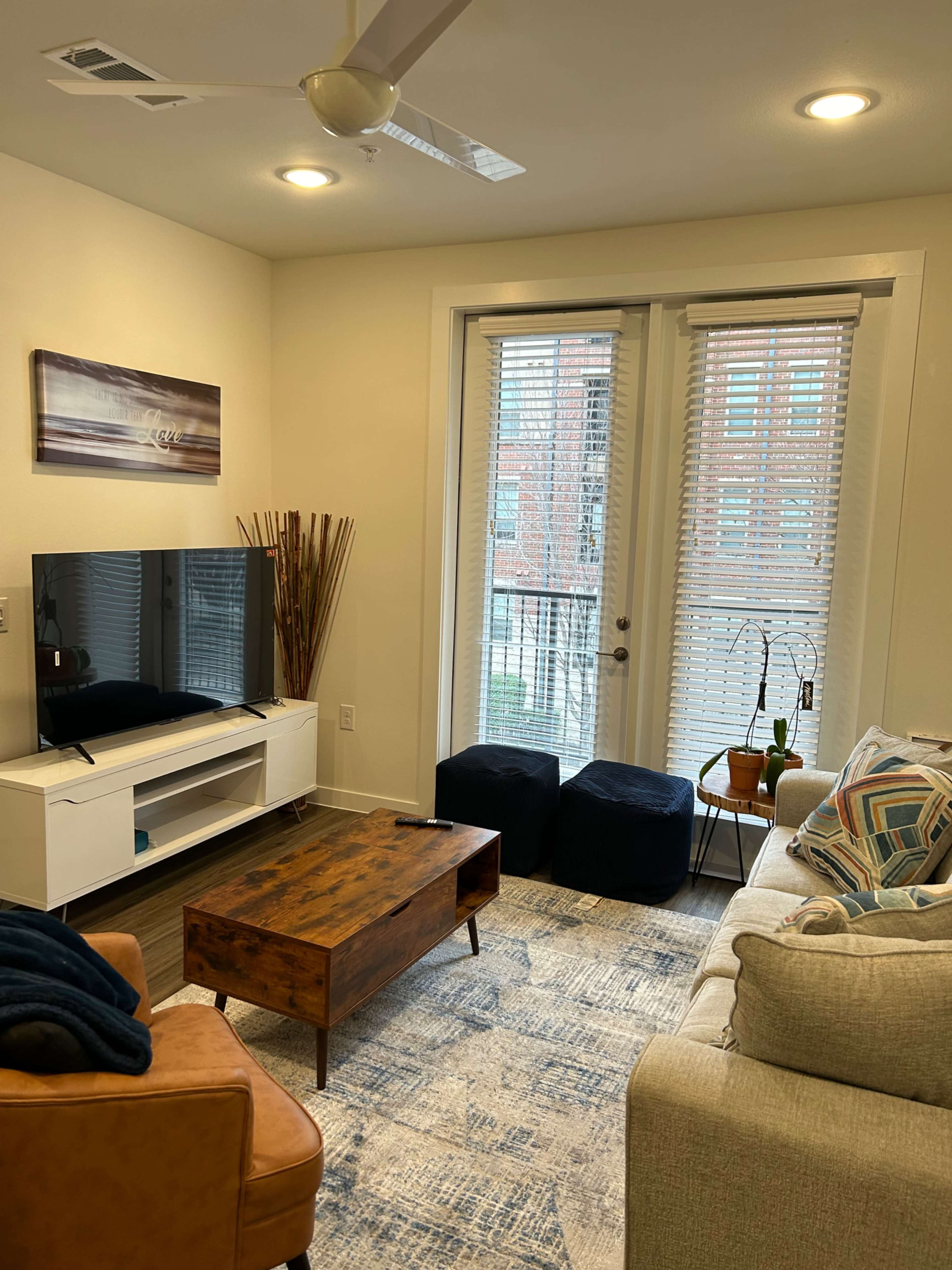 Comfort and Classy Downtown Apartment Image in Uptown, Fort Worth, TX