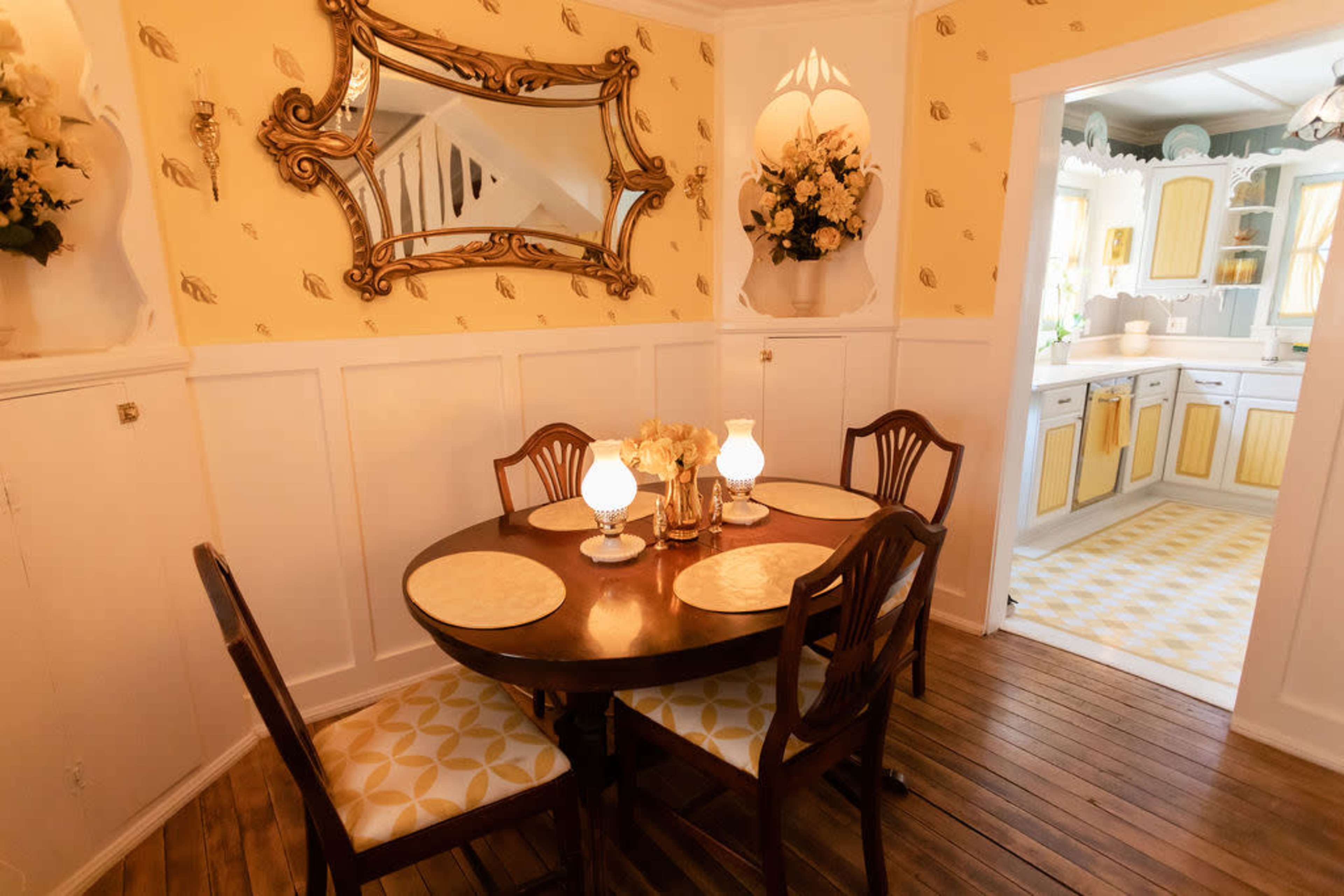 Curious Cottage Image in Lake Arrowhead, Twin Peaks, CA