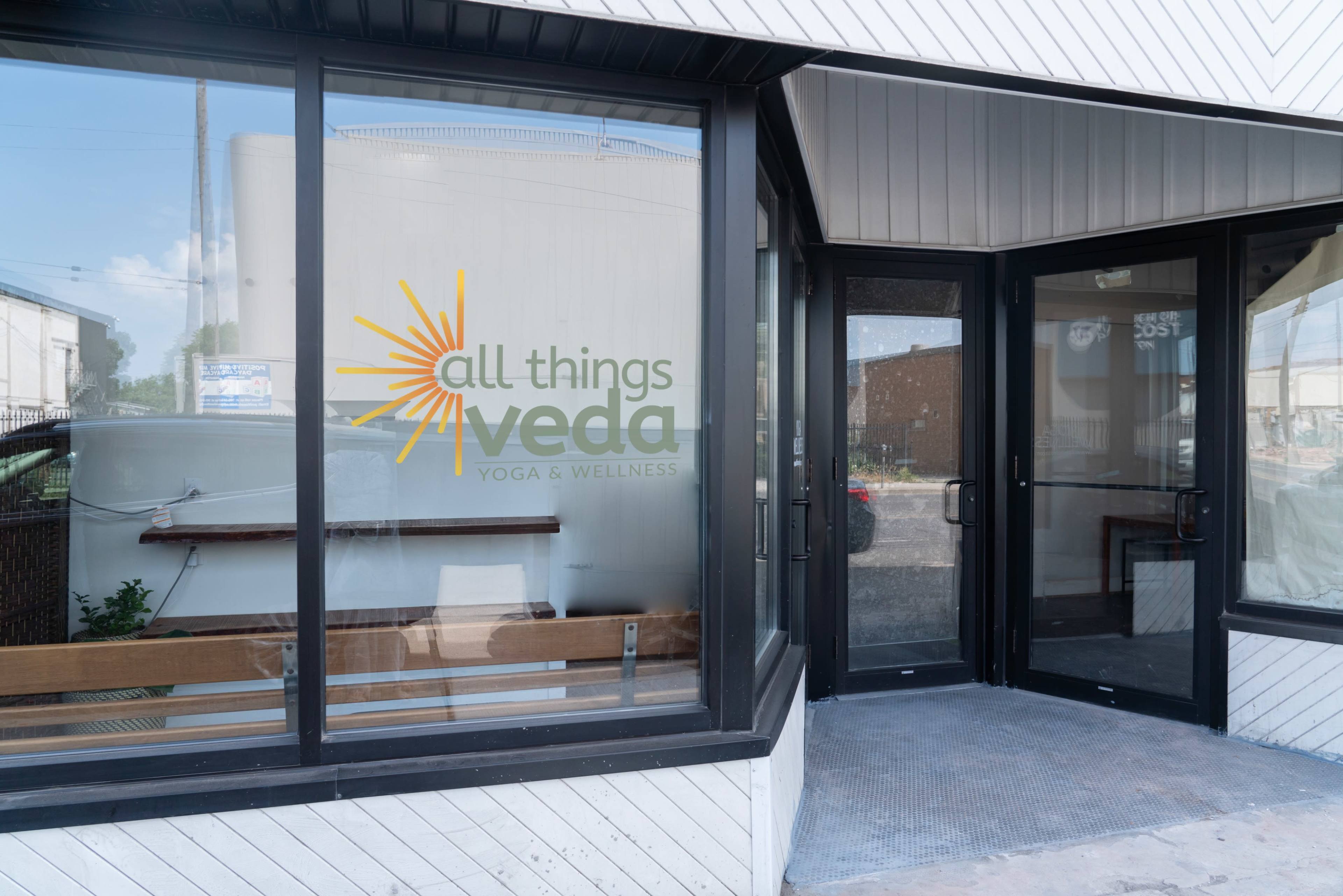 Inviting Studio space Image in Crown Point West, Hamilton, ON