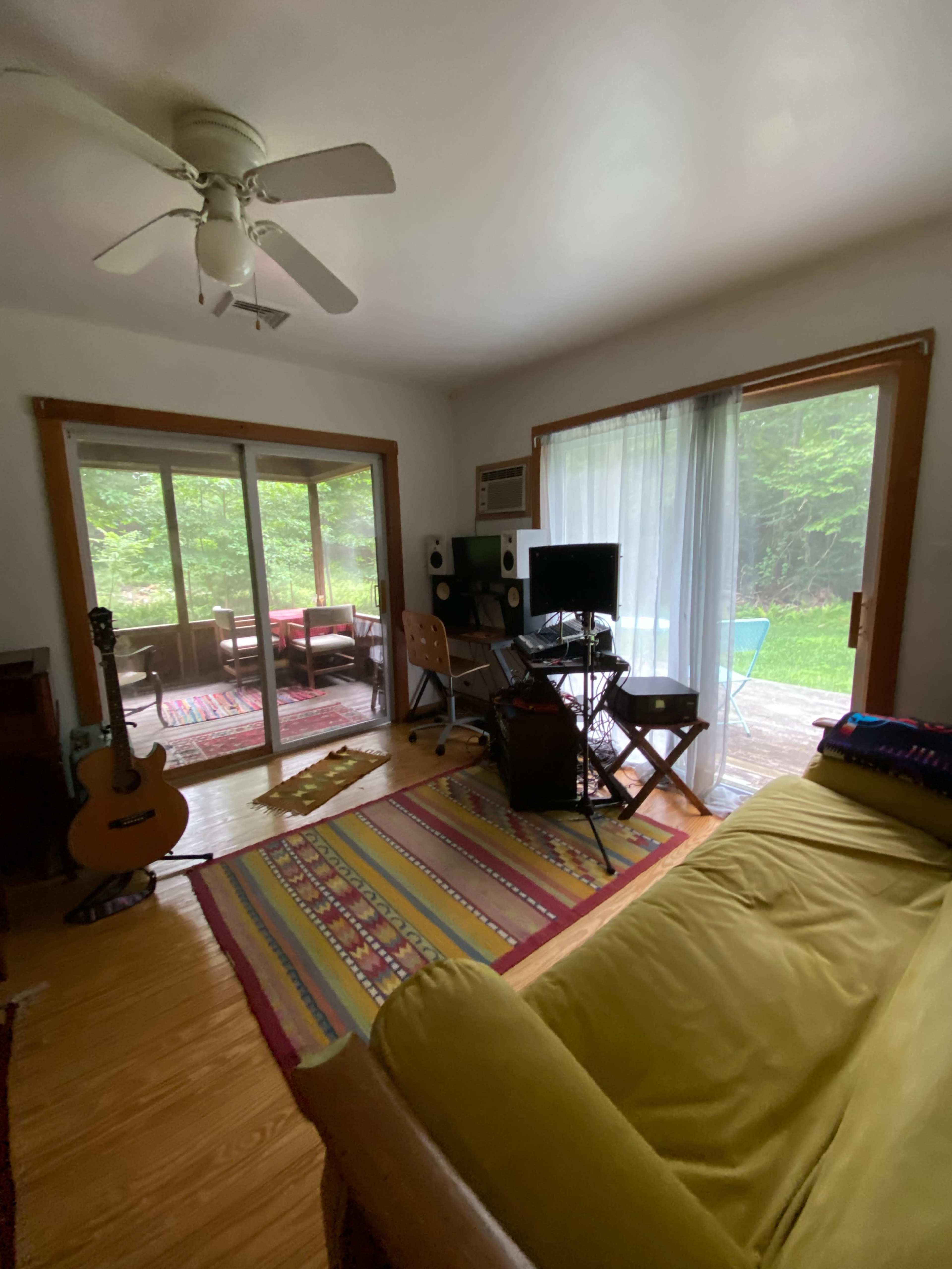 Charming Catskills Cottage with Music Studio Image in Rochester, kerhonkson, NY