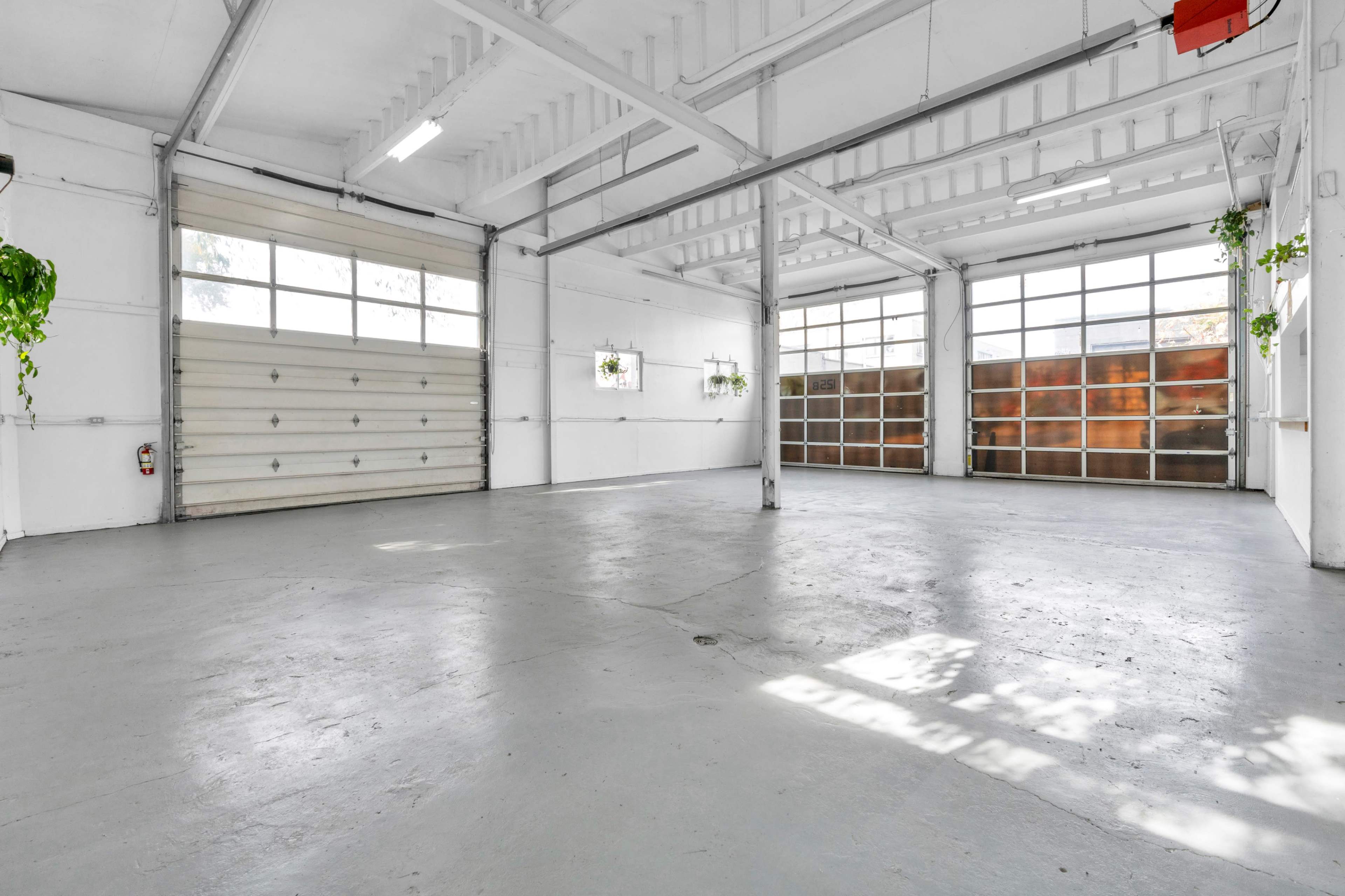 2500 SqFt Open Concept Toronto Studio with Natural Light Image in Rockcliffe-Smythe, York, ON