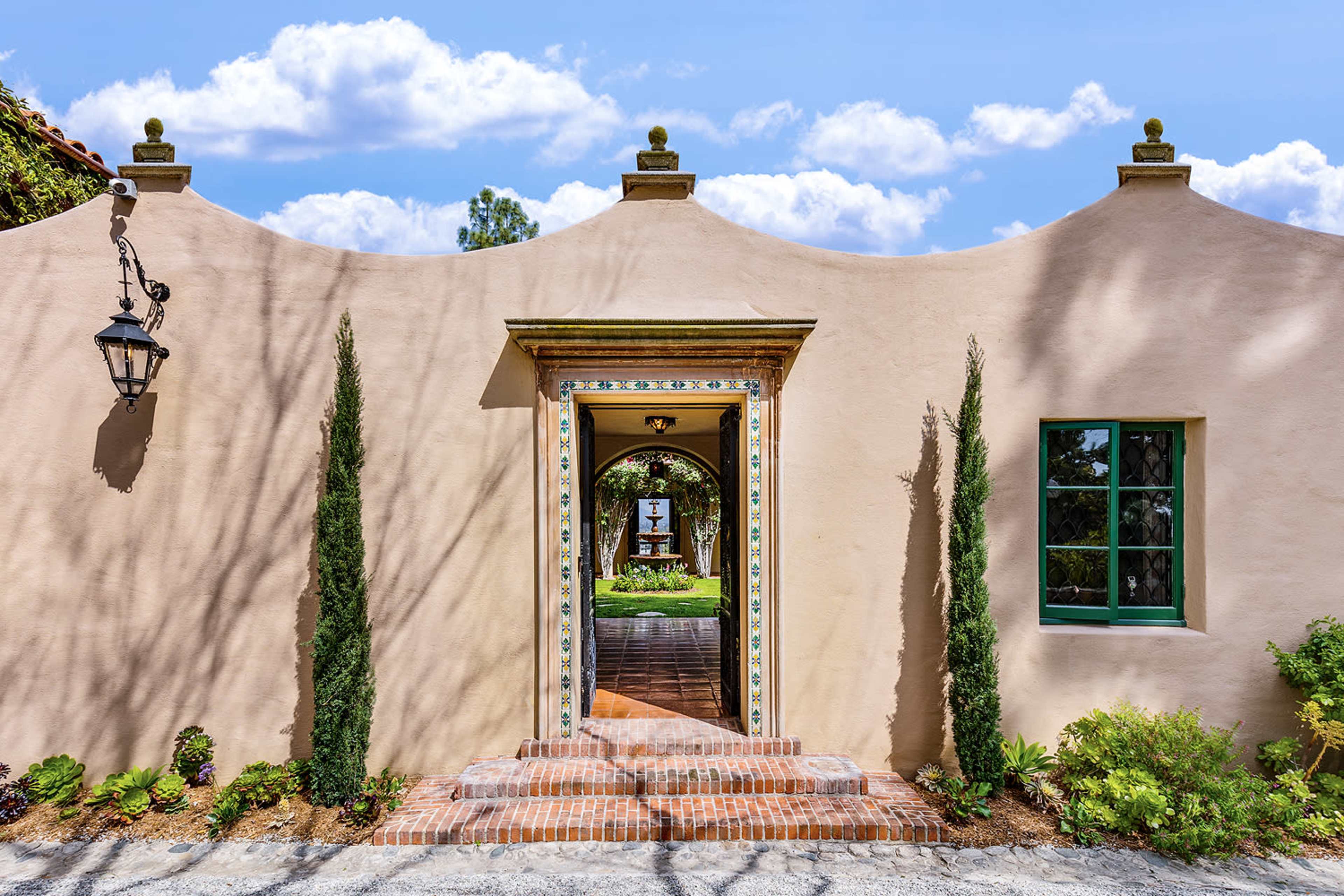 Stunning Mediterranean Mansion Image in North Arroyo, pasadena, CA
