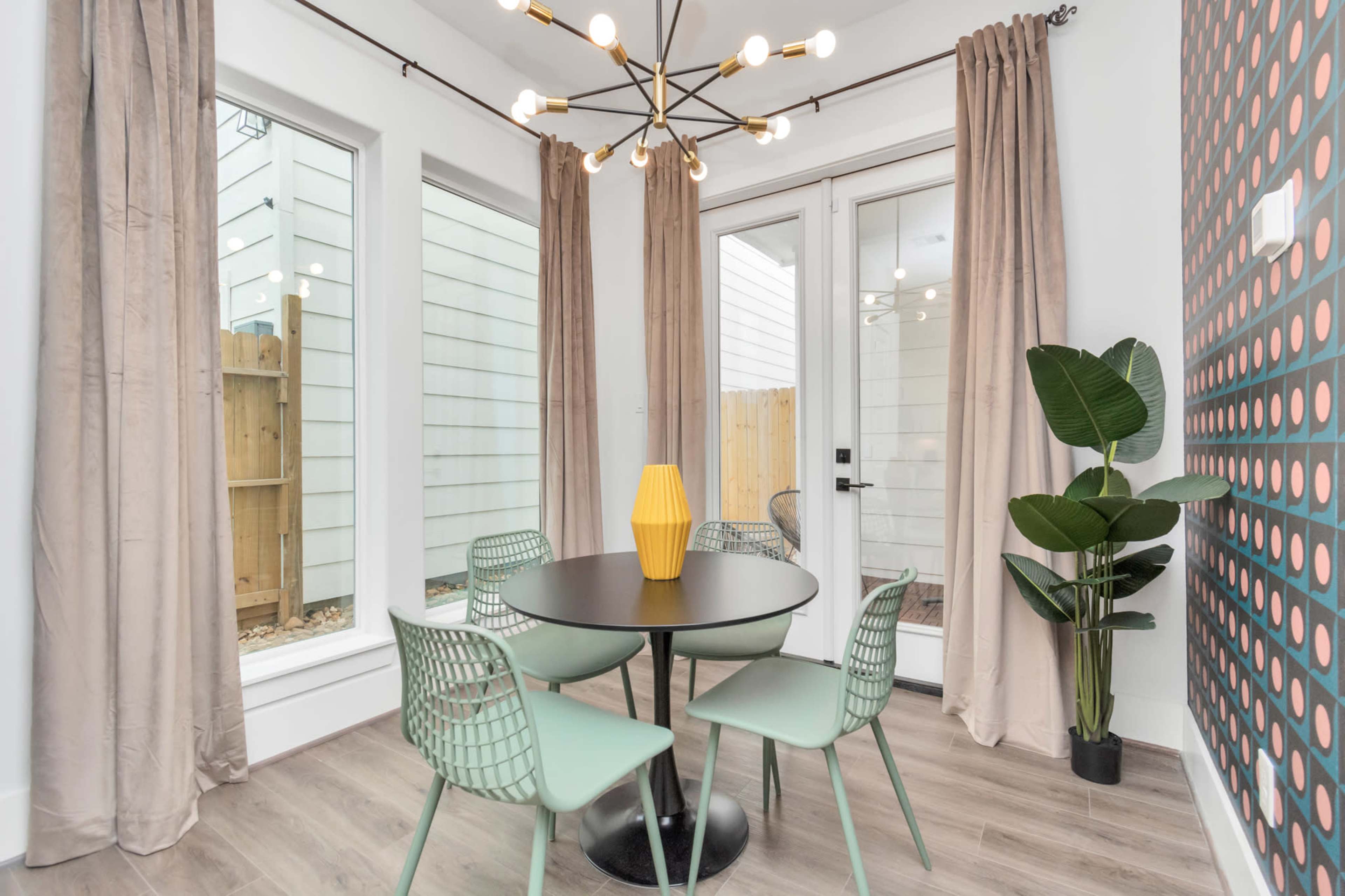 Great home for content creation, podcast, photoshoots Image in Greater Third Ward, Houston, TX