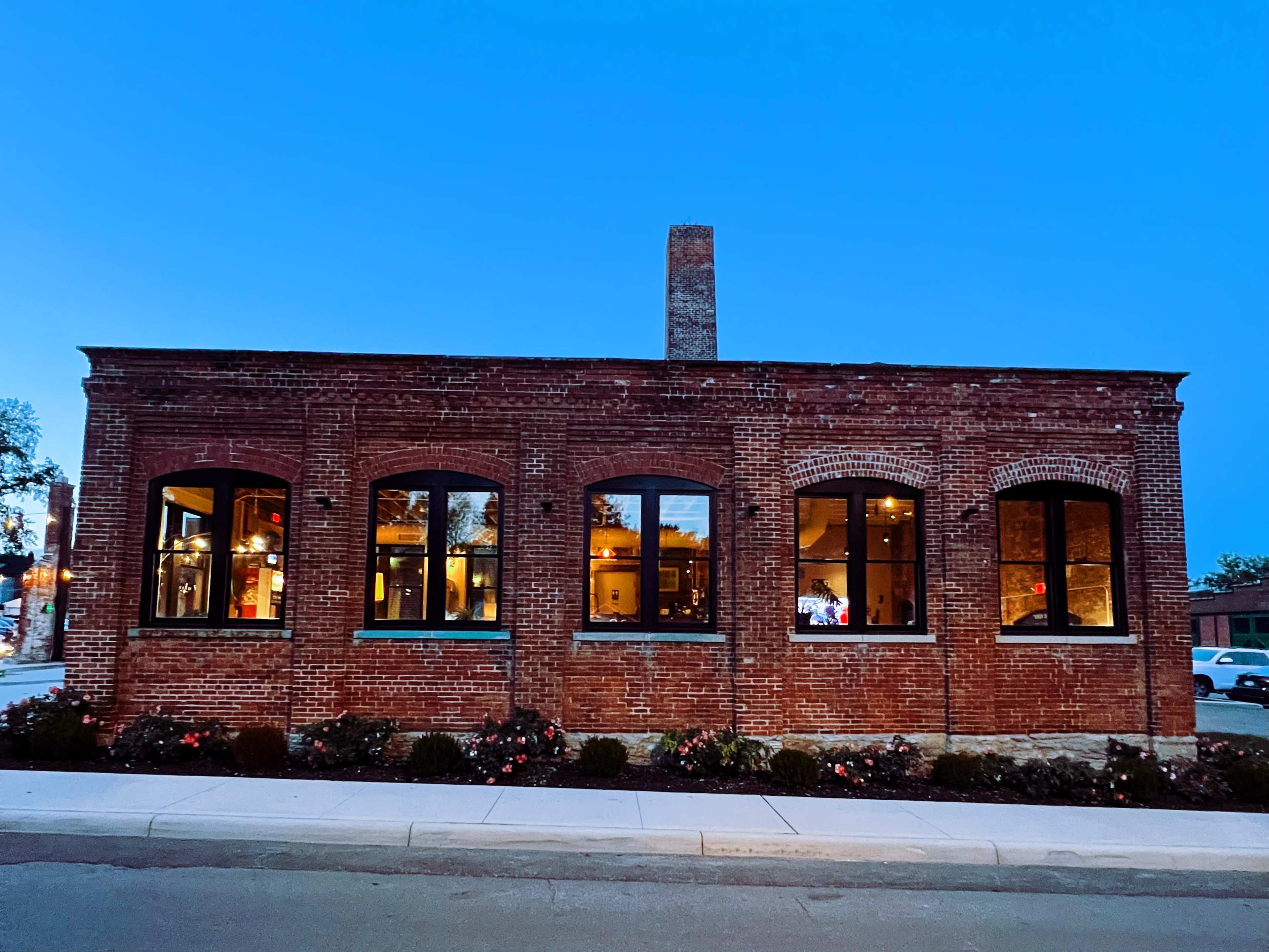 Nostalgic Gathering Space with Relaxed Vibes Image in Franklin Park, Columbus, OH