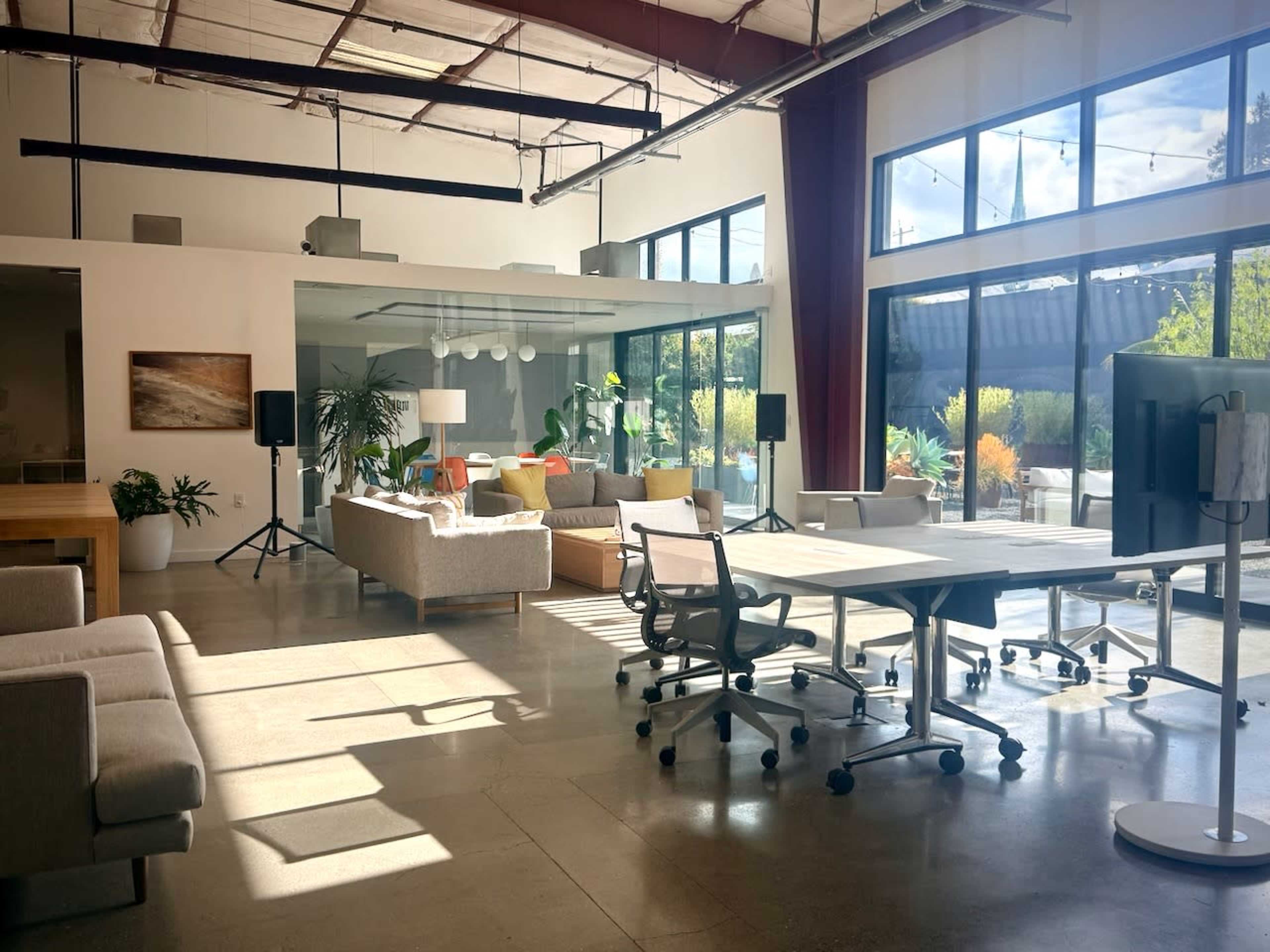 Light-Filled Creative Office Space with Landscaped Outdoor Terraces Image in Northgate - Waverly, Oakland, CA