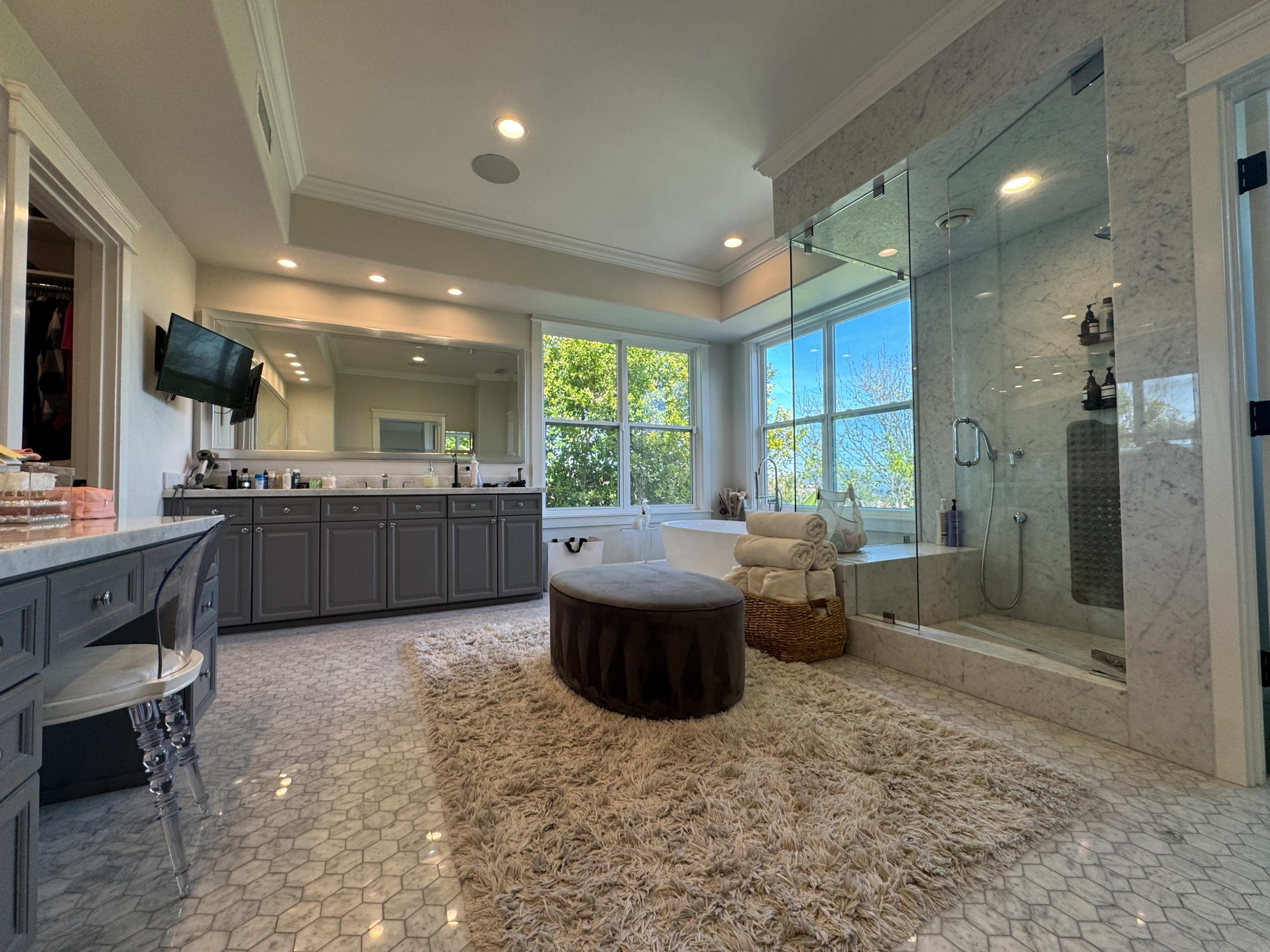 Country Club Estate Image in Calabasas Park Estates, Calabasas, CA