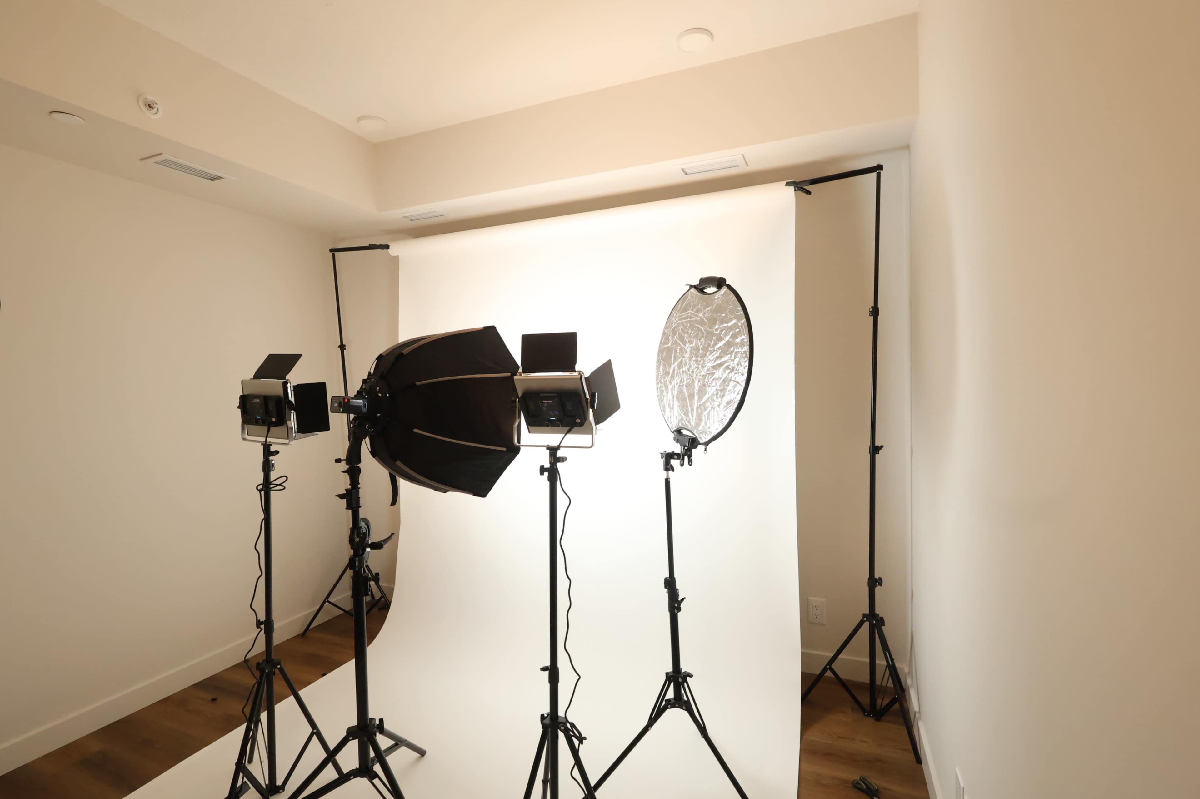 Modern Studio with Flexible Setup Options Image in Northwest Calgary, Calgary, AB