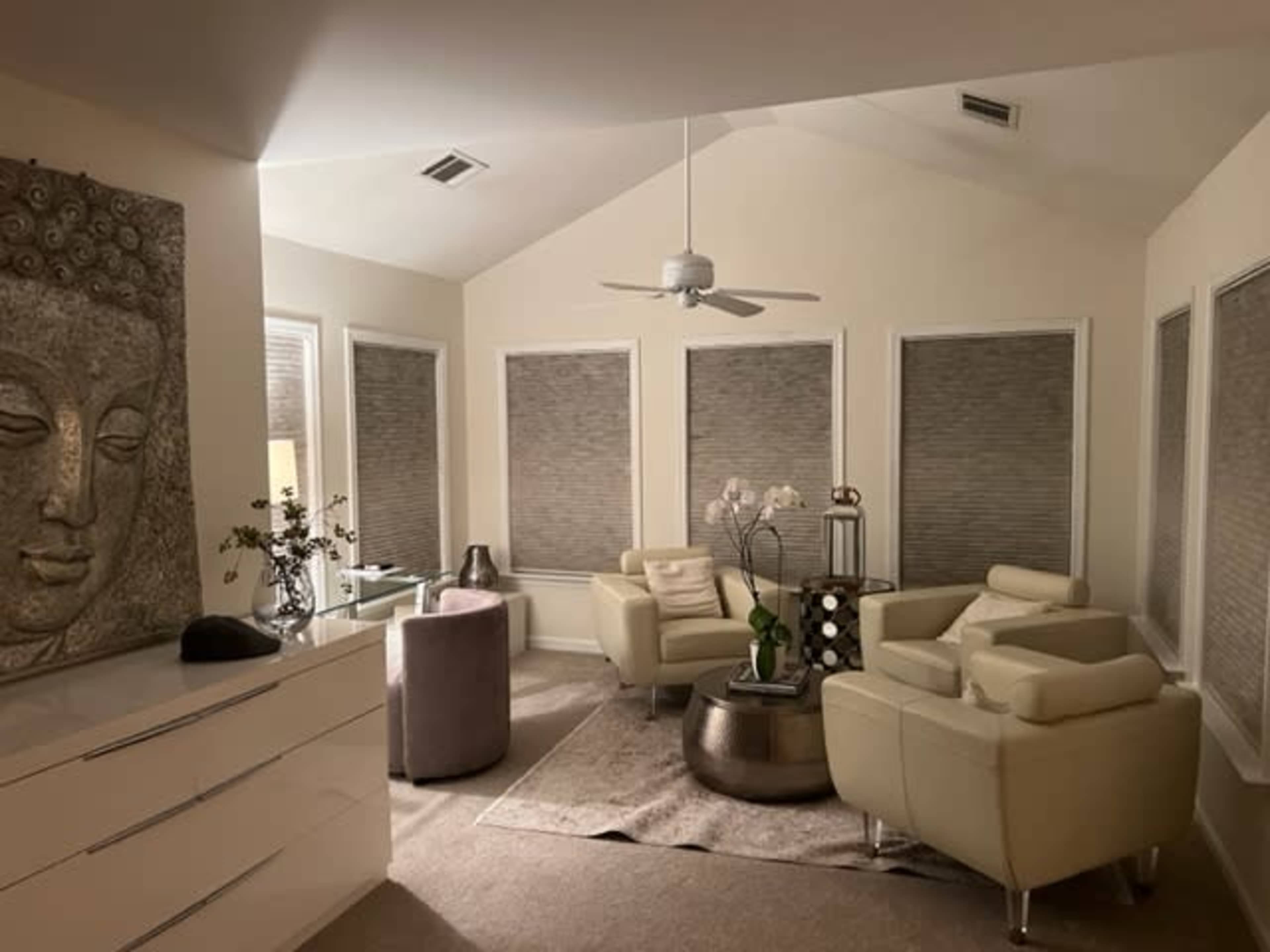 Suburb Single House with a Stylish Touch Image in , Sterling, VA