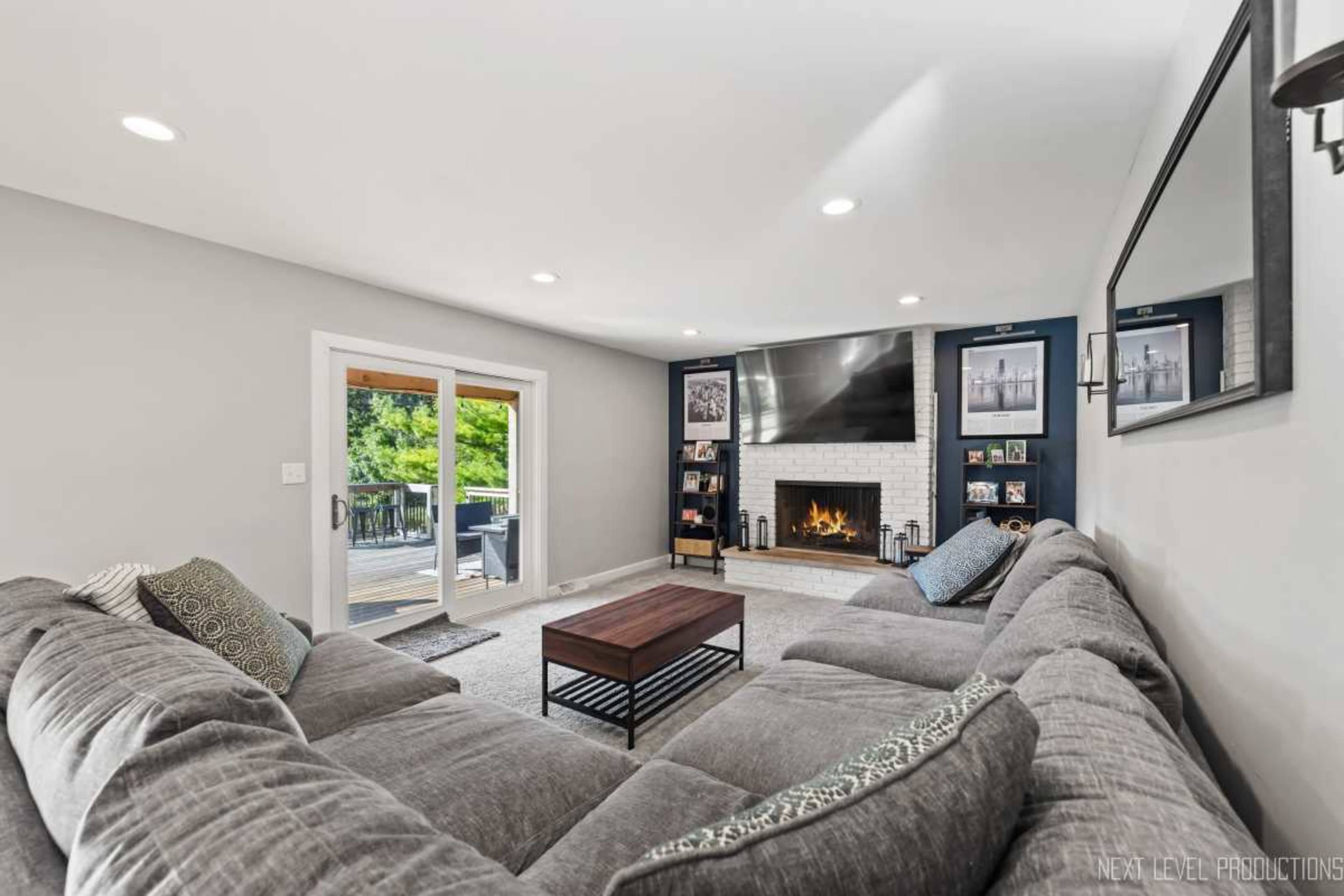 Sprawling Property Overlooking Seren LAKE! Great kitchen and backyard for filming Image in St. Charles Township, St. Charles, IL