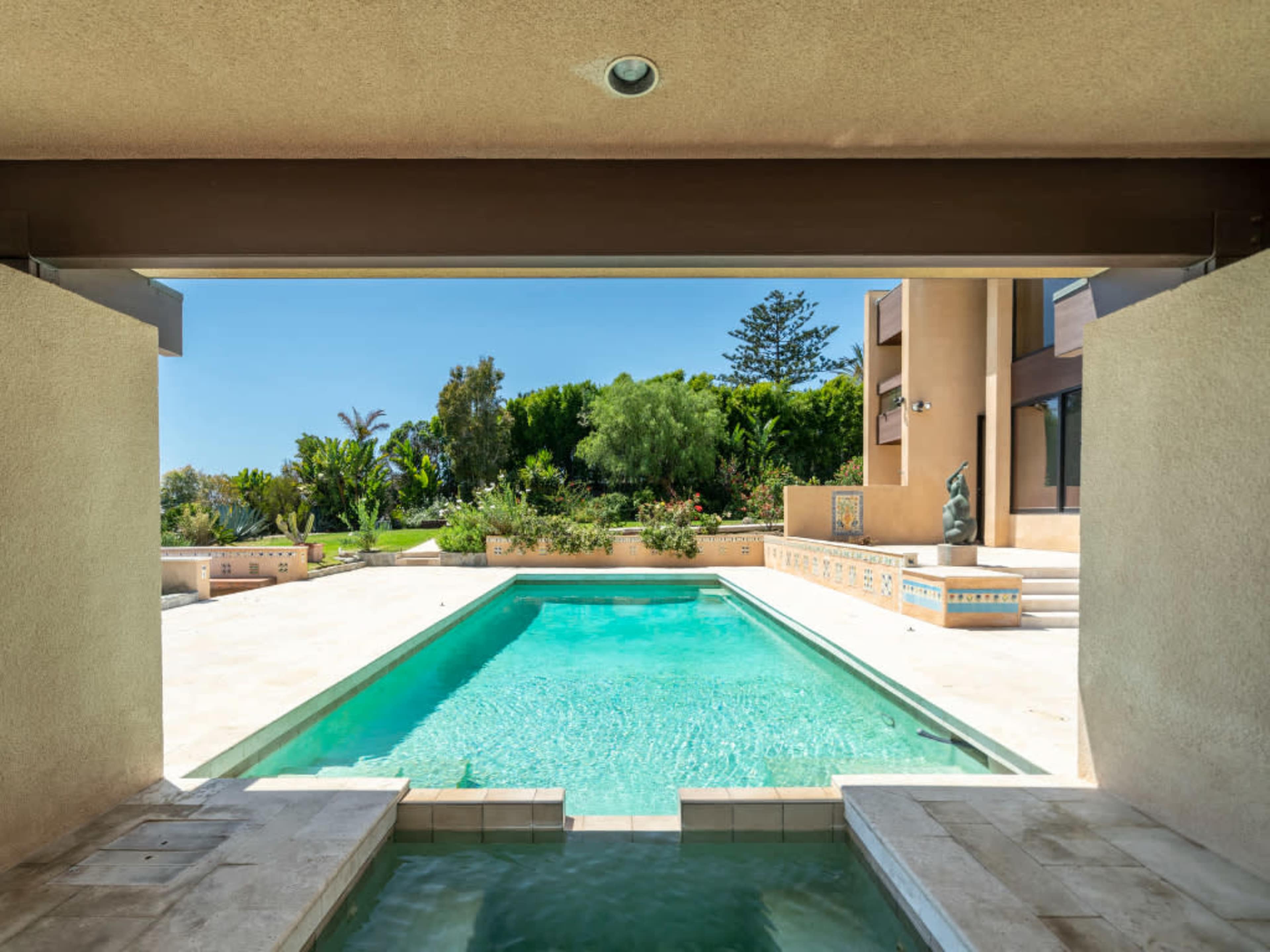CLIFFTOP MODERN WITH OCEAN & MOUNTAIN VIEWS Image in Western Malibu, Malibu, CA