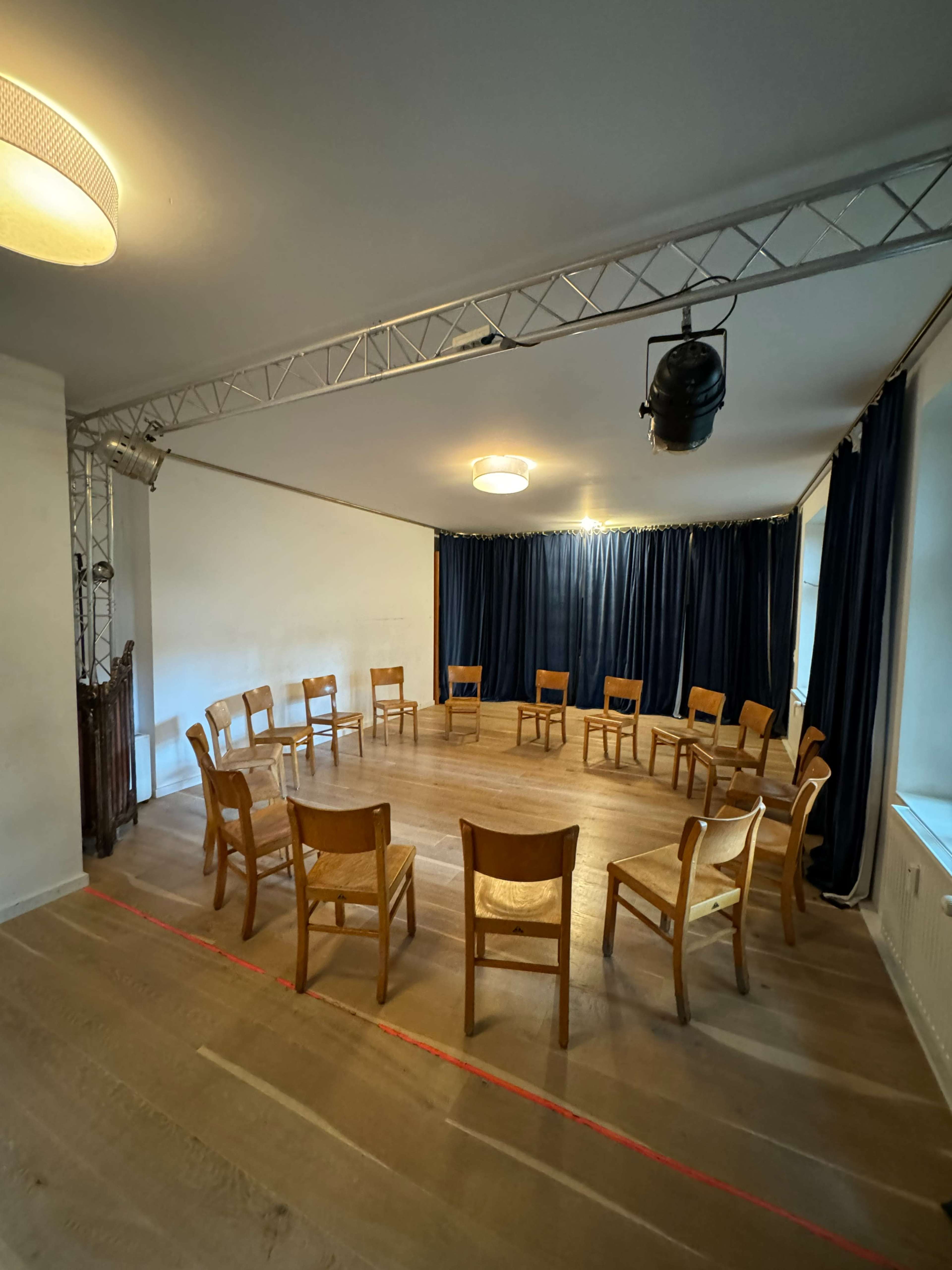 Räumlichkeiten für Tanz, Yoga, Film und Seminare im Herzen des Karoviertels und der Schanze Bild in St Pauli, Hamburg, 