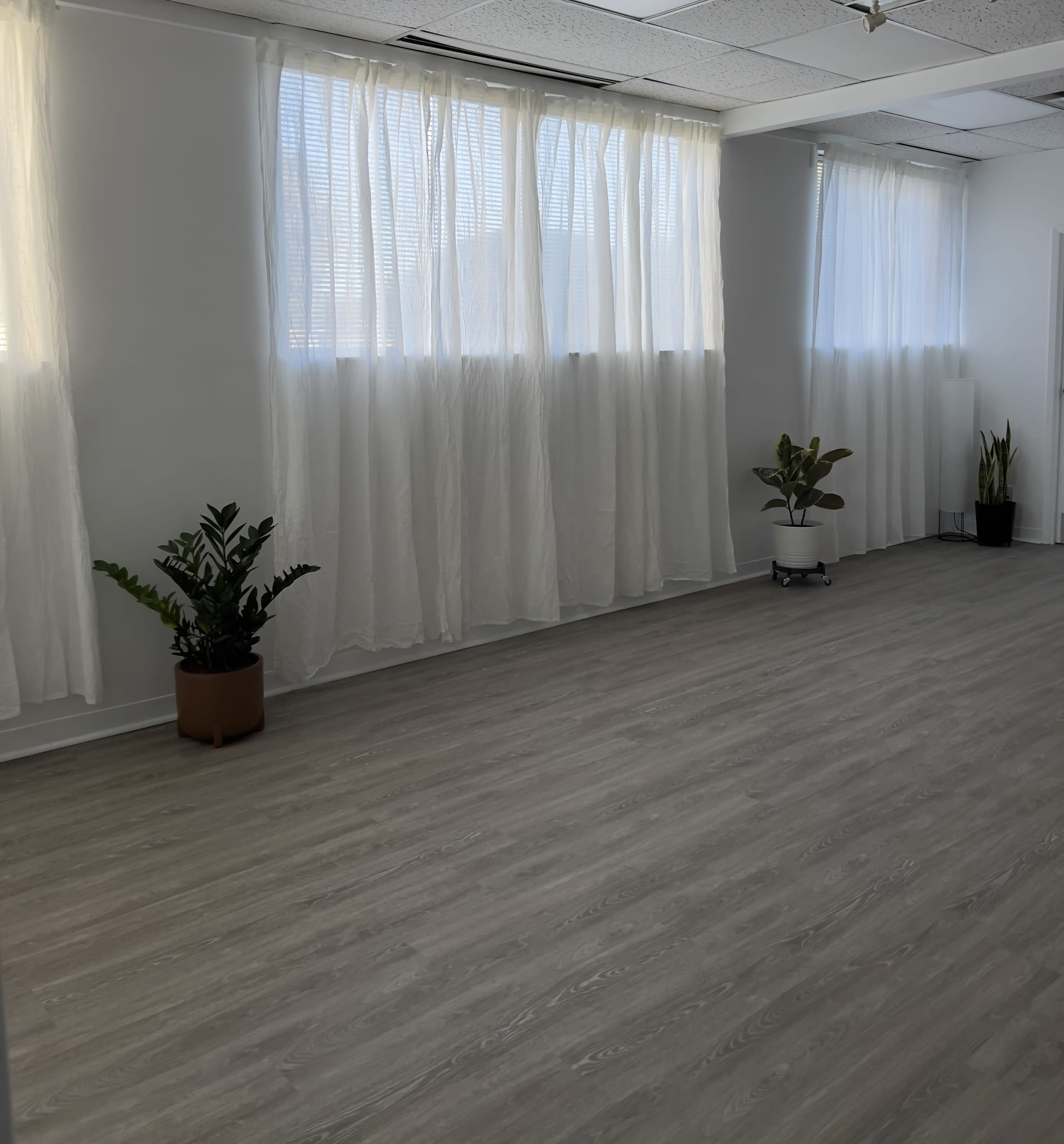 Spacious and bright medical clinic and wellness space Image in Glenridge, St. Catharines, ON