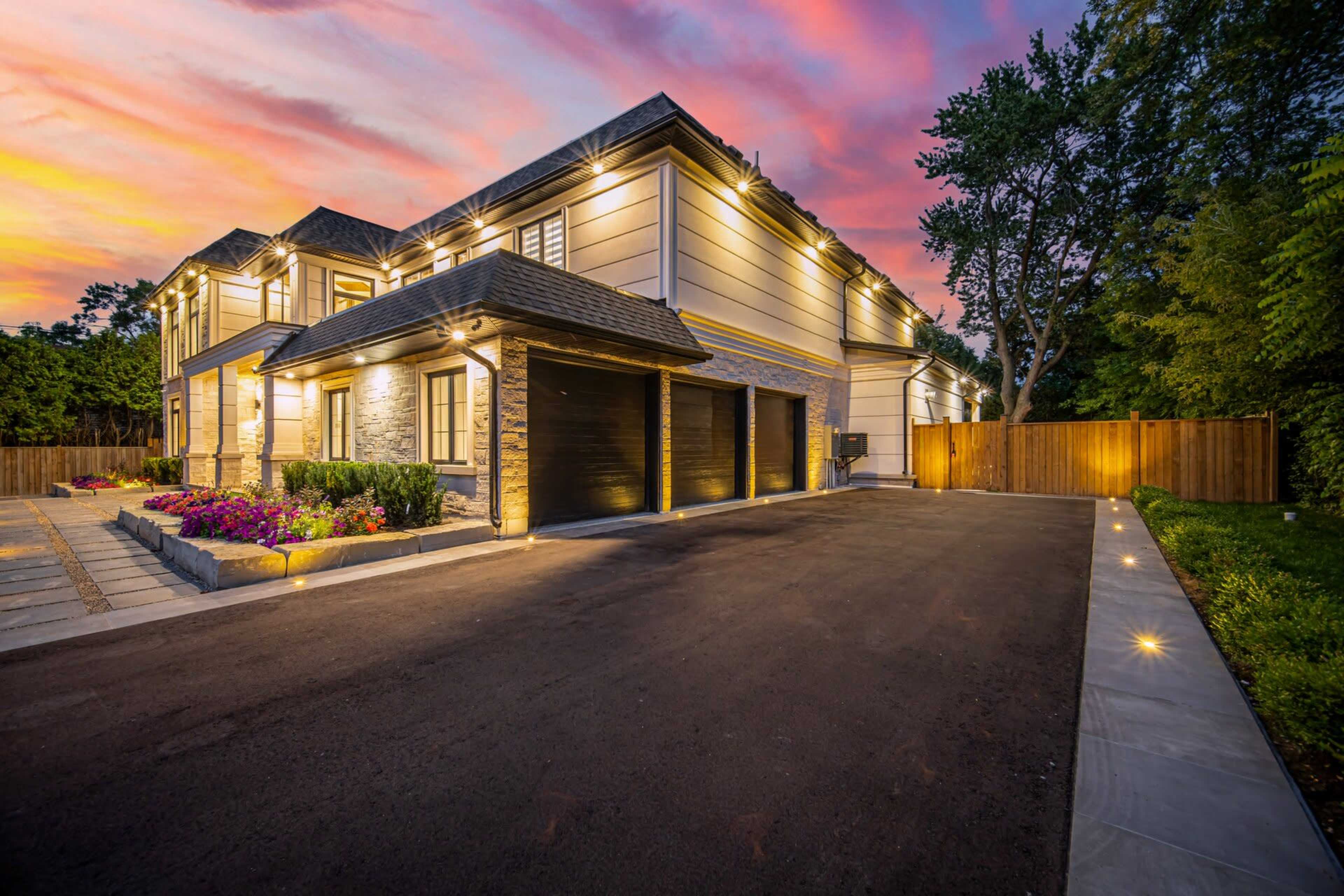 Lakeshore Modern Mansion Image in Bronte, Oakville, ON