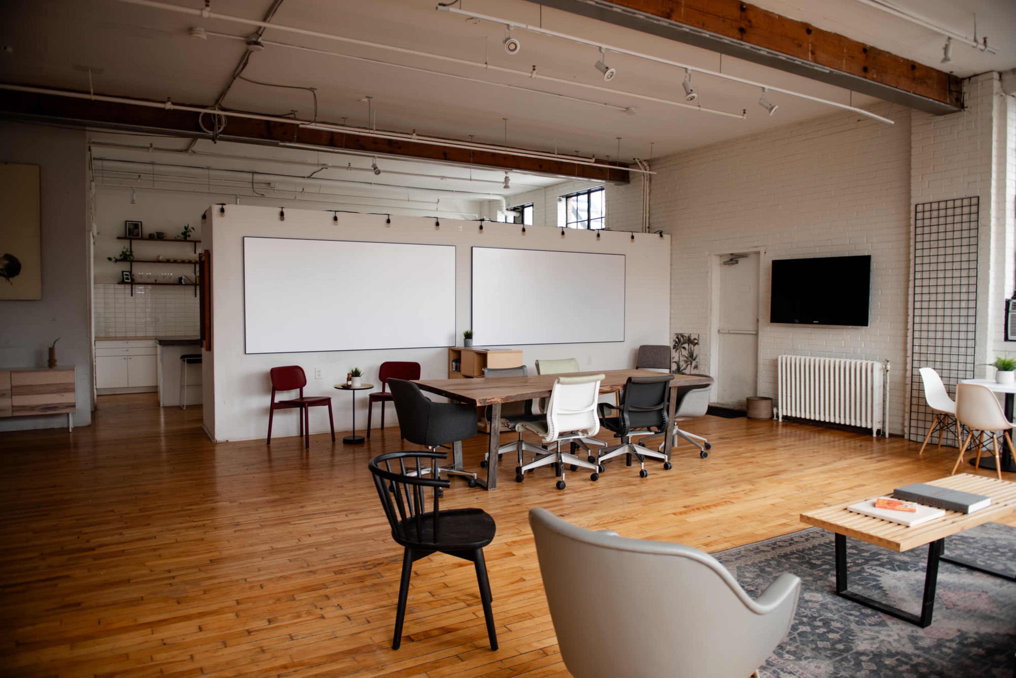 Central Downtown Loft Studio Image in Niagara, Toronto, ON