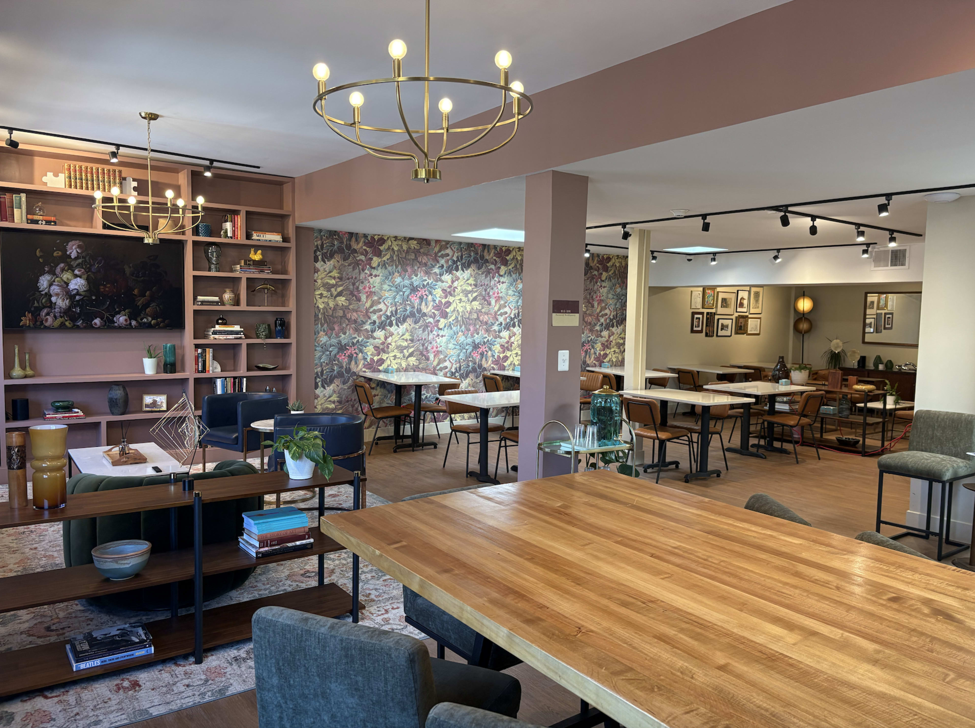 Stylish Del Ray Conference Space for 4-6 Image in Del Ray, Alexandria, VA