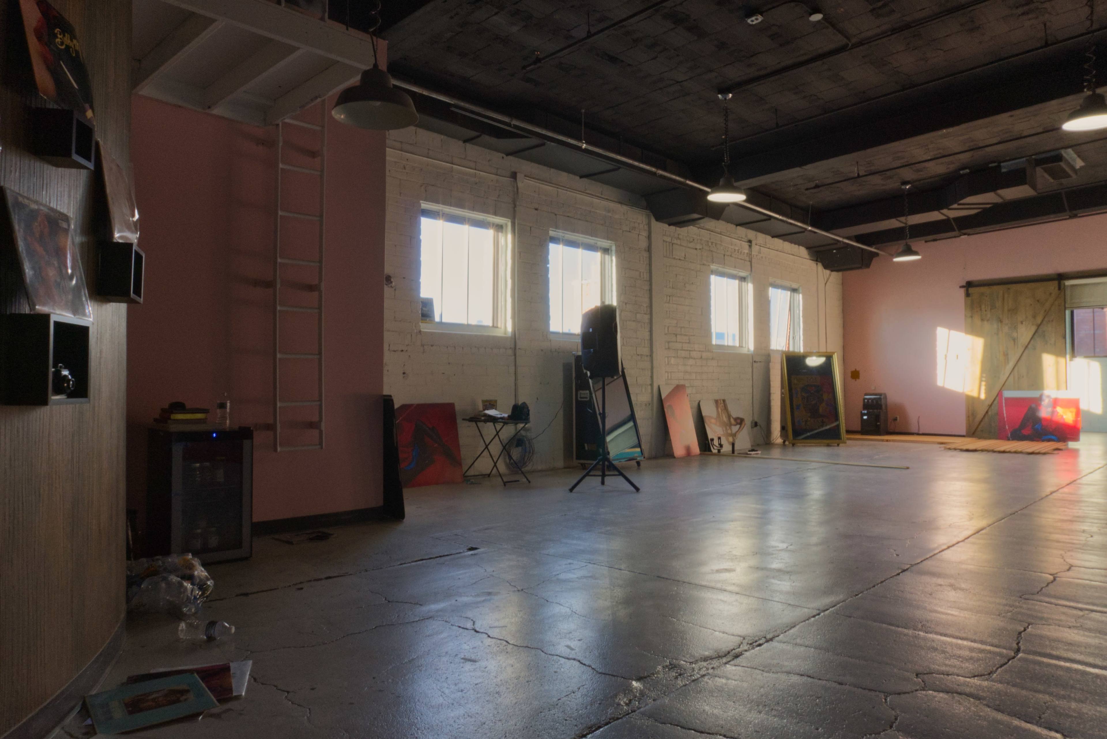 Modern Downtown NY-Style Studio Loft Image in Downtown, Lincoln, NE