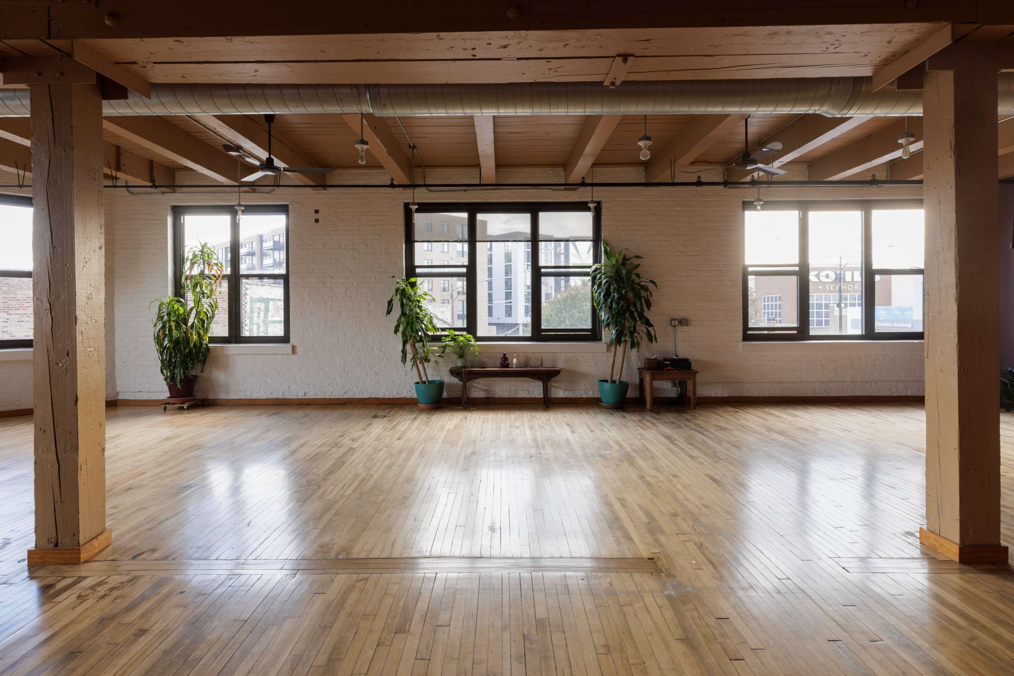 Lincoln Park Bucktown Loft Studios - Studio 3 Image in Bucktown, Chicago, IL