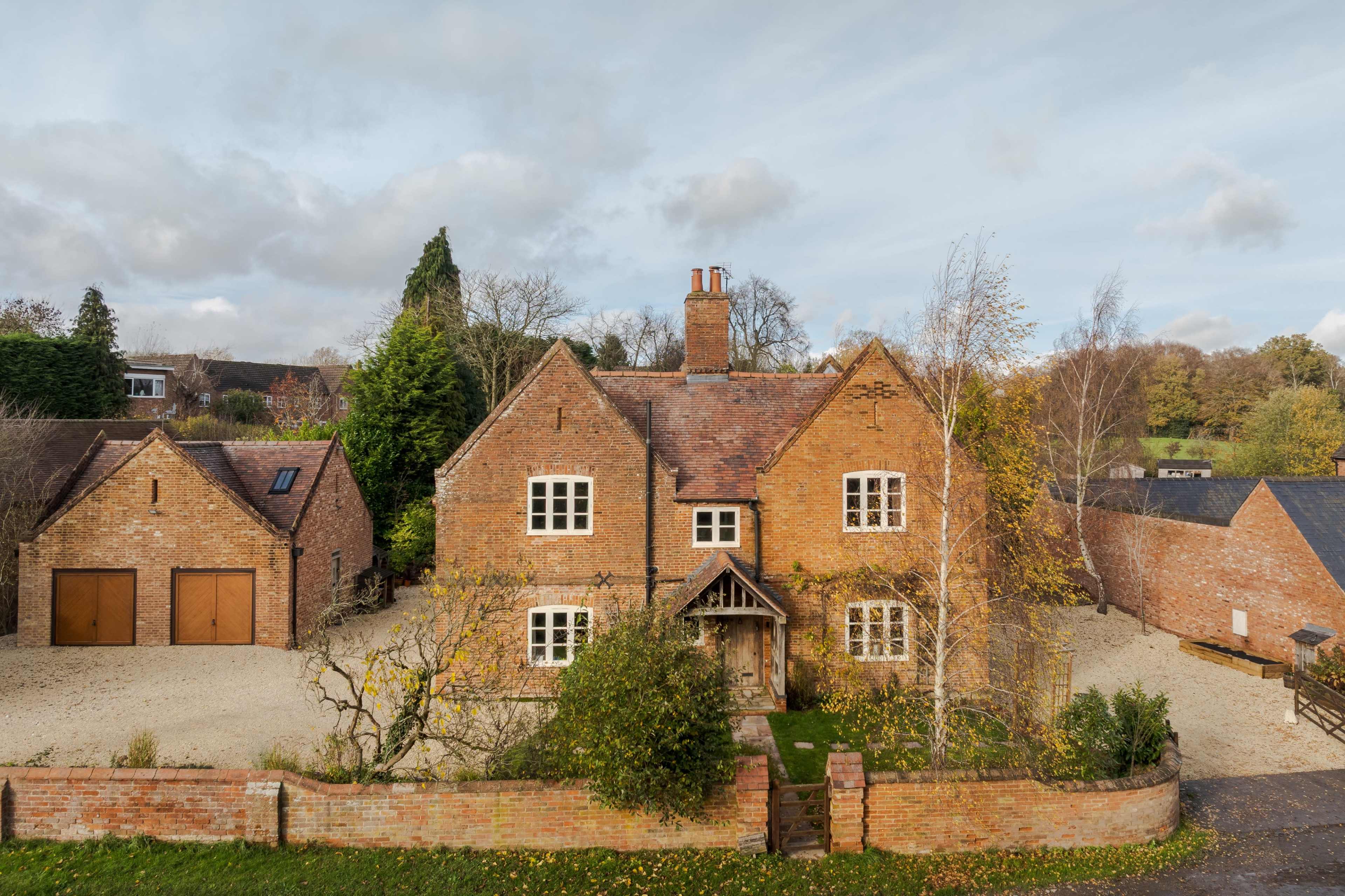 Modern Chic Country Farmhouse – Original character and features Image in Balsall, Chadwick end, ENG