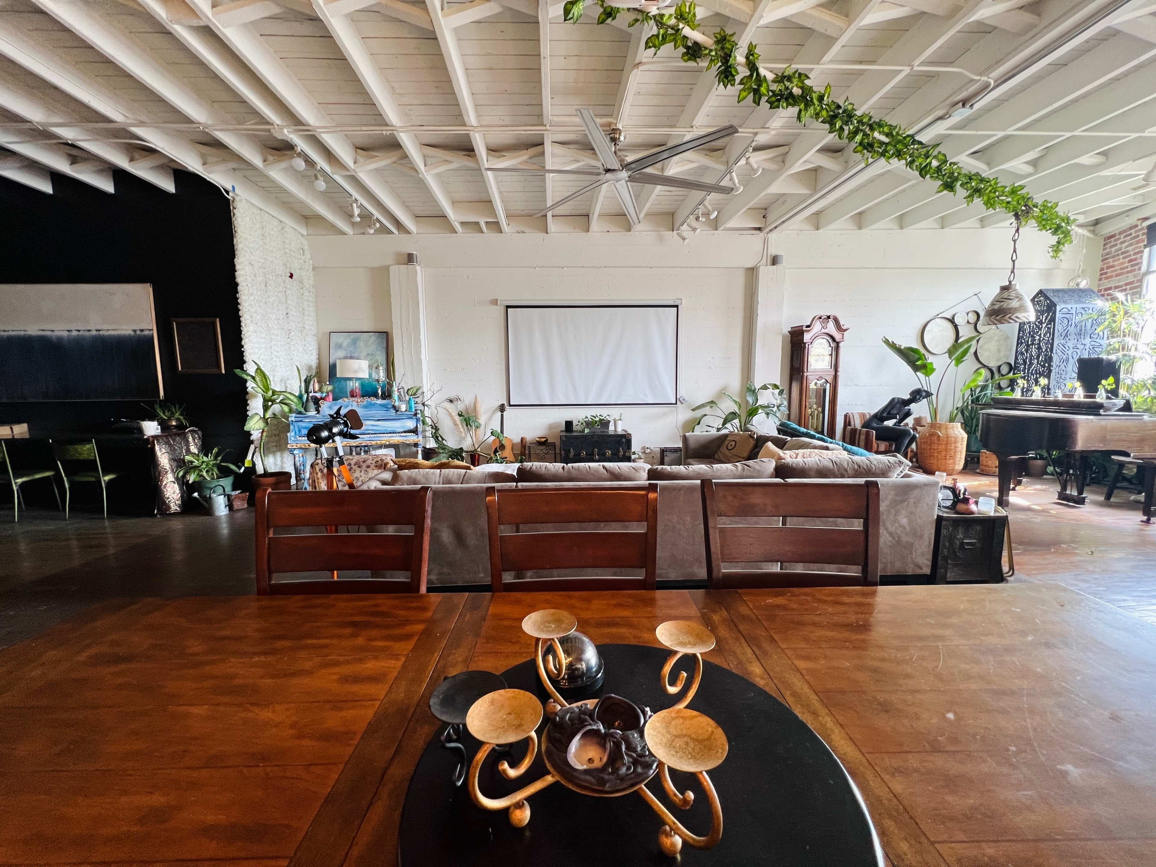 NY Style Artistic Loft Image in Lincoln Heights, Los angeles, CA